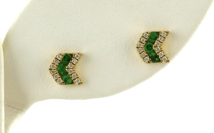 content/products/Chevron Tsavorite Garnet and Diamond Stud Earrings in Yellow Gold (0.45cts TWT)