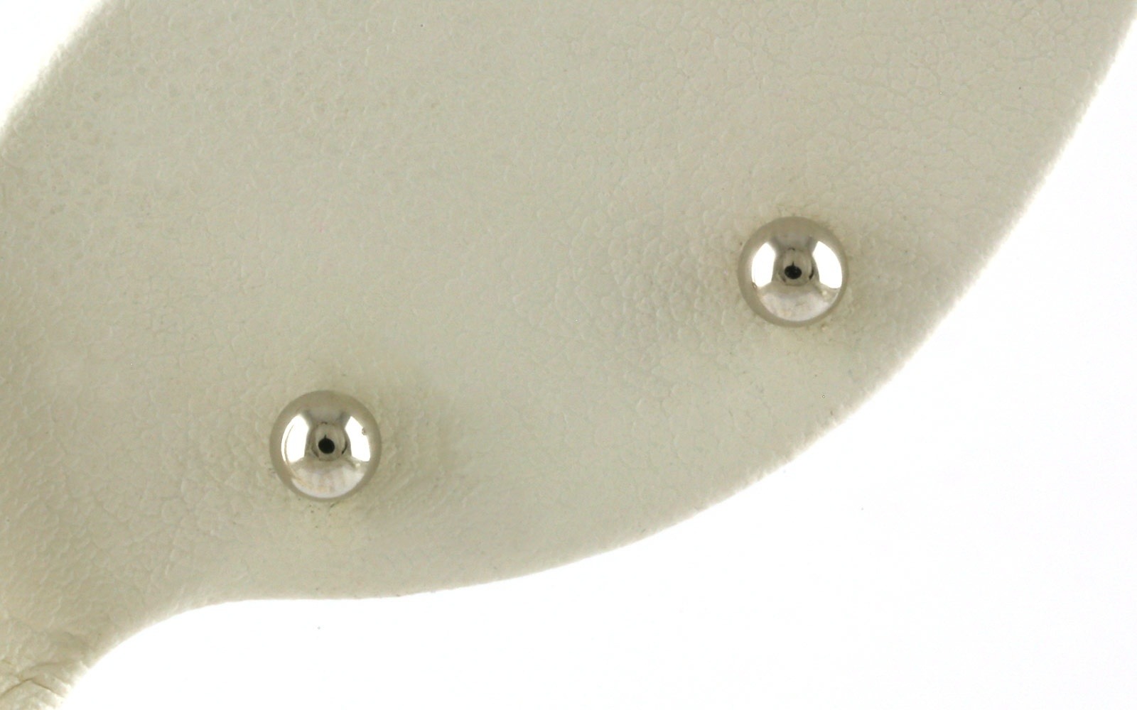 Ball Stud Earrings in White Gold (4mm)