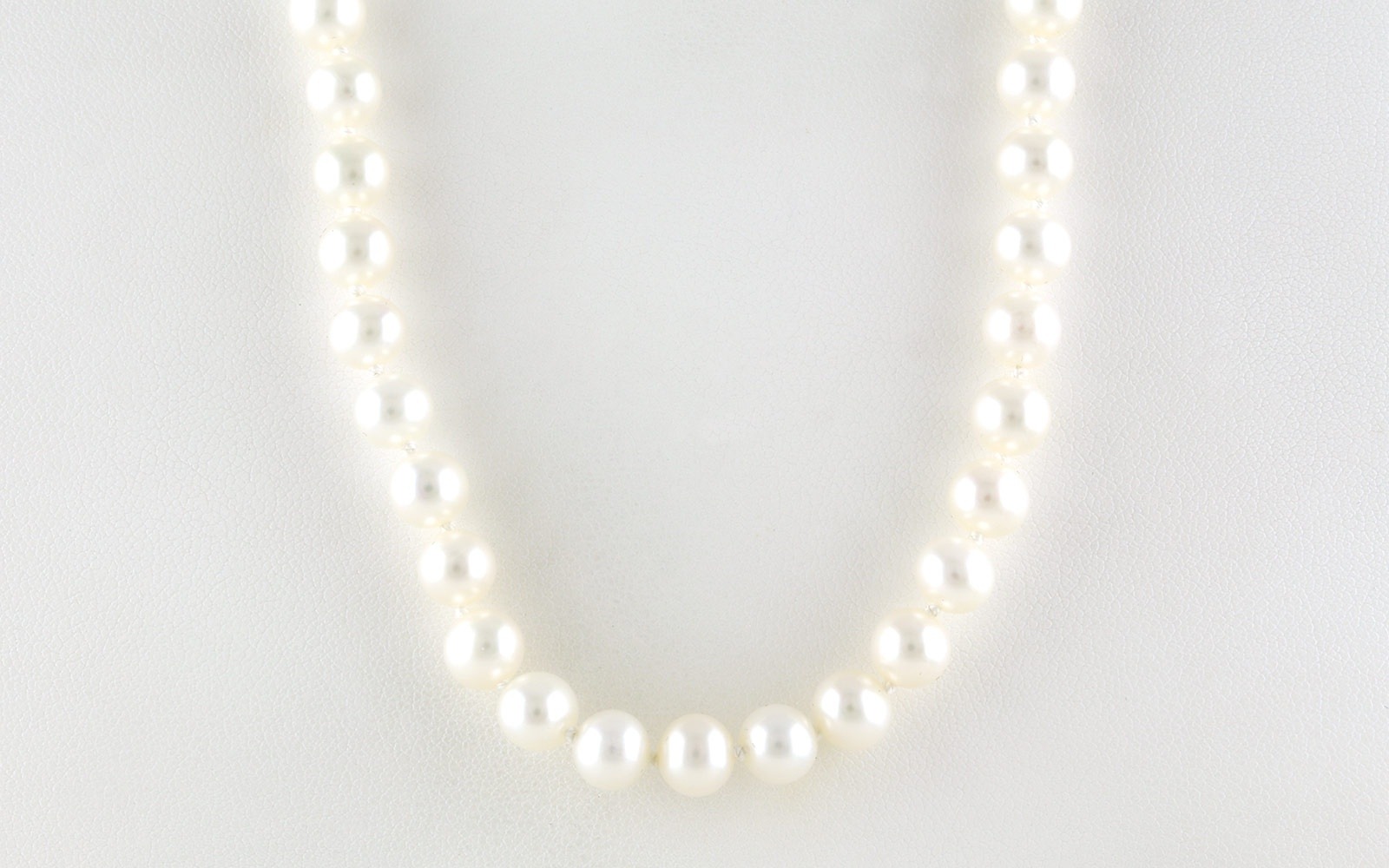 Freshwater Knotted Pearl Strand with Yellow Gold Clasp (6.50 - 7.00mm)