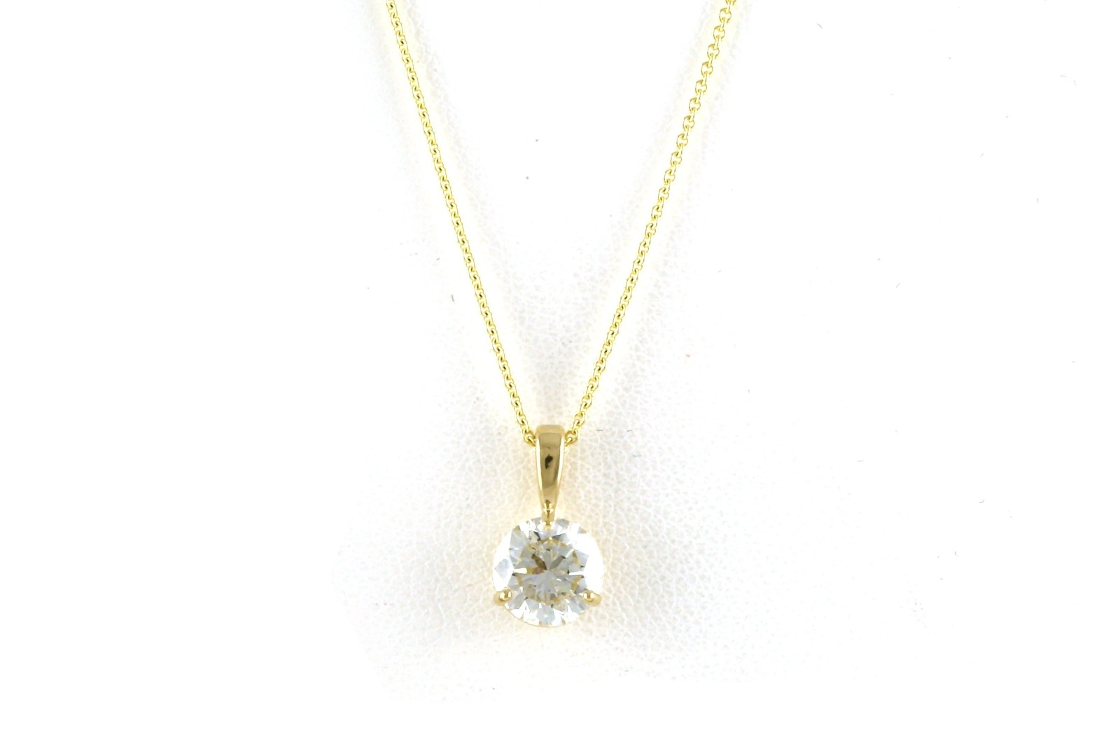 Solitaire-style Diamond Necklace in Yellow Gold (1.19cts)