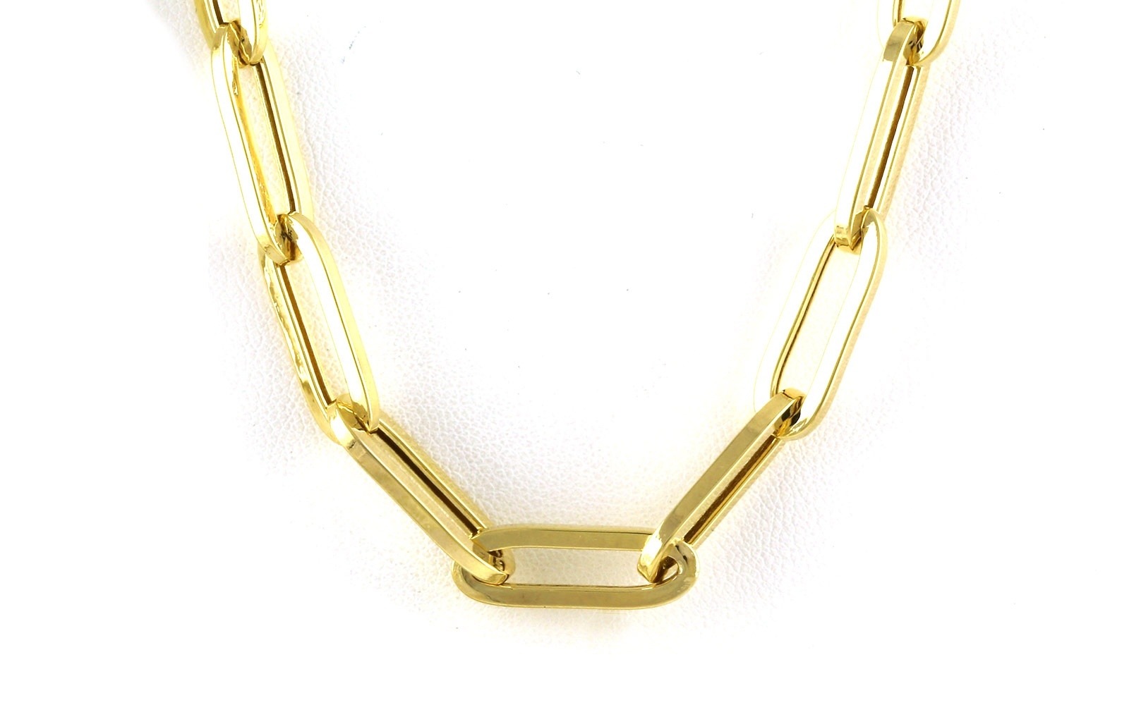 Hollow Paperclip Chain in Yellow Gold (6.1mm)