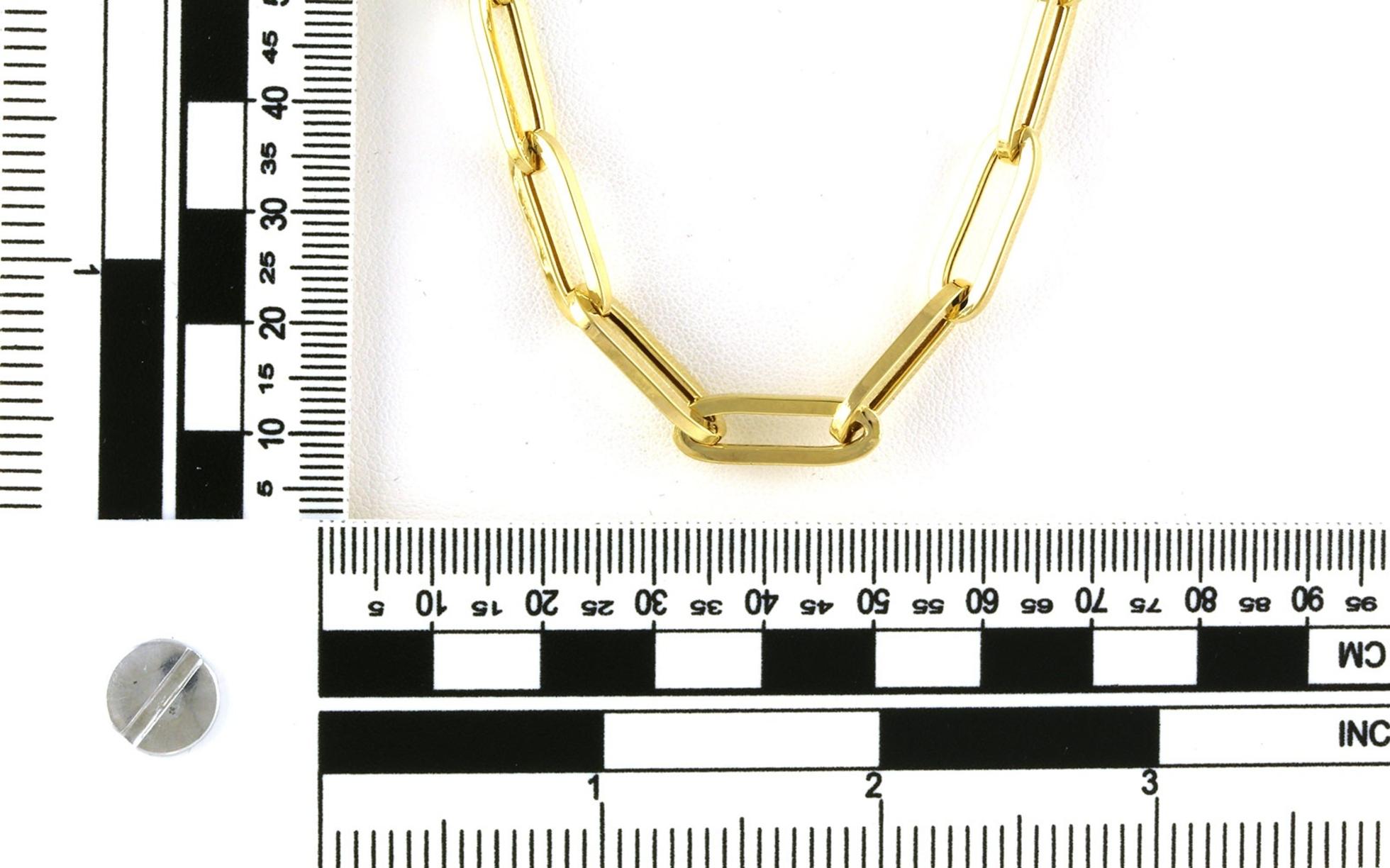 Hollow Paperclip Chain in Yellow Gold (6.1mm) scale