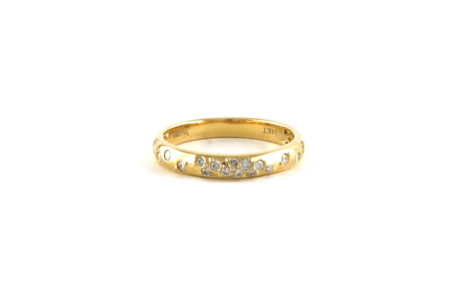 Cluster-Style Flush-Set Diamond Band Fashion Ring in Yellow Gold (0.20cts TWT)