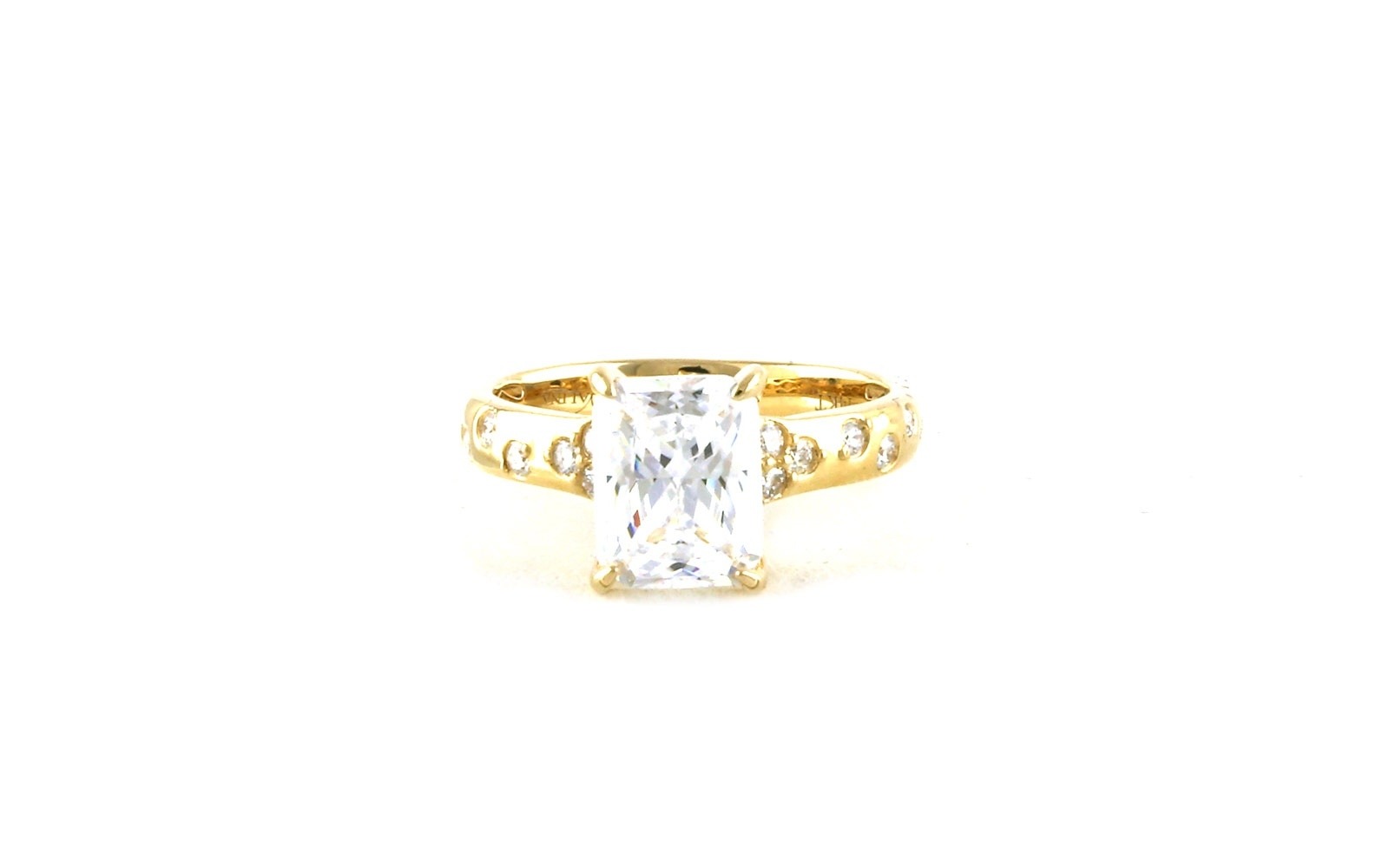 4-Prong Pave Diamonds Flush-Set with one Radiant-cut Cubioc Zirconium Ring in Yellow Gold (0.33ctw TWT)