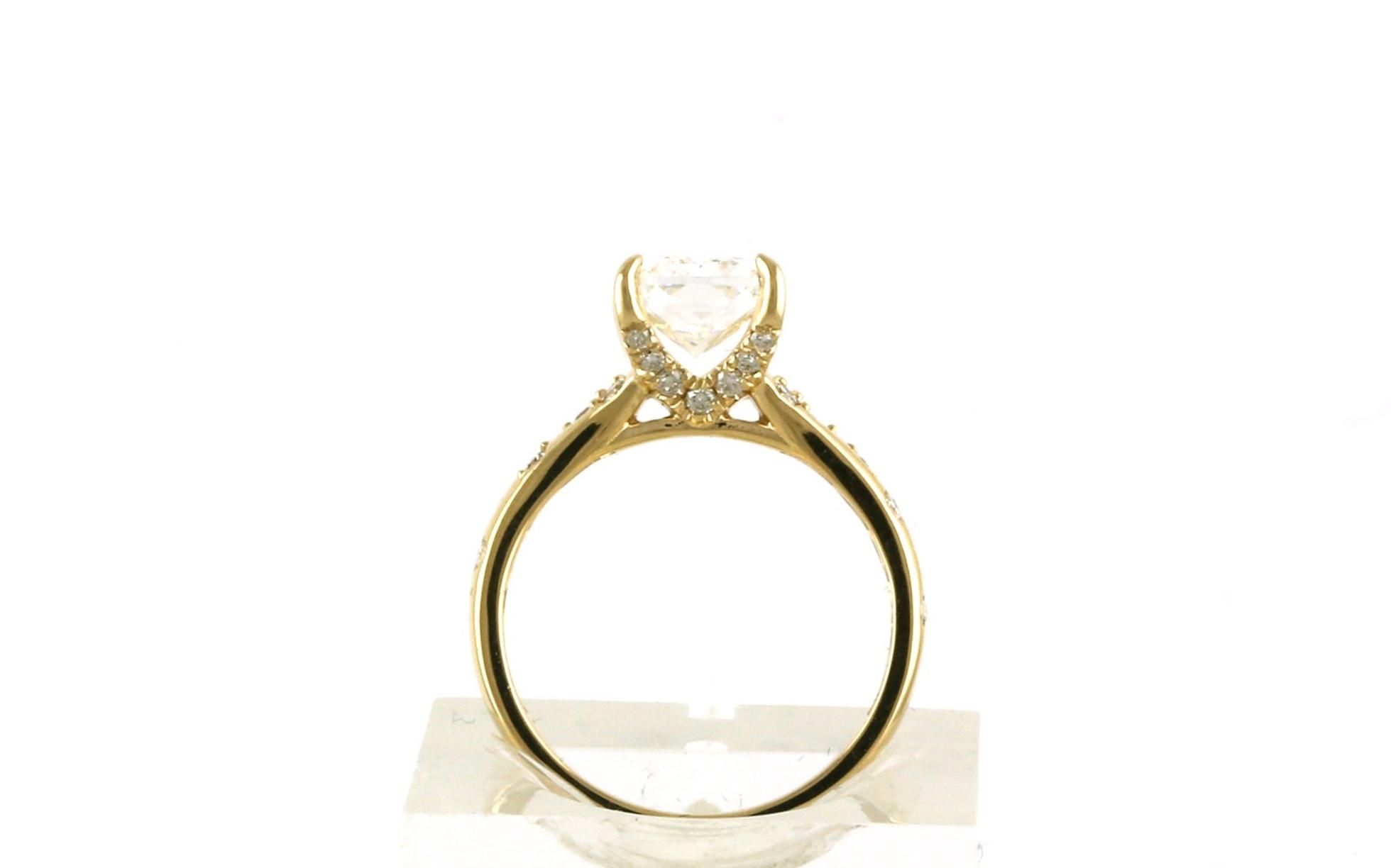 4-Prong Pave Diamonds Flush-Set with one Radiant-cut Cubioc Zirconium Ring in Yellow Gold (0.33ctw TWT) side
