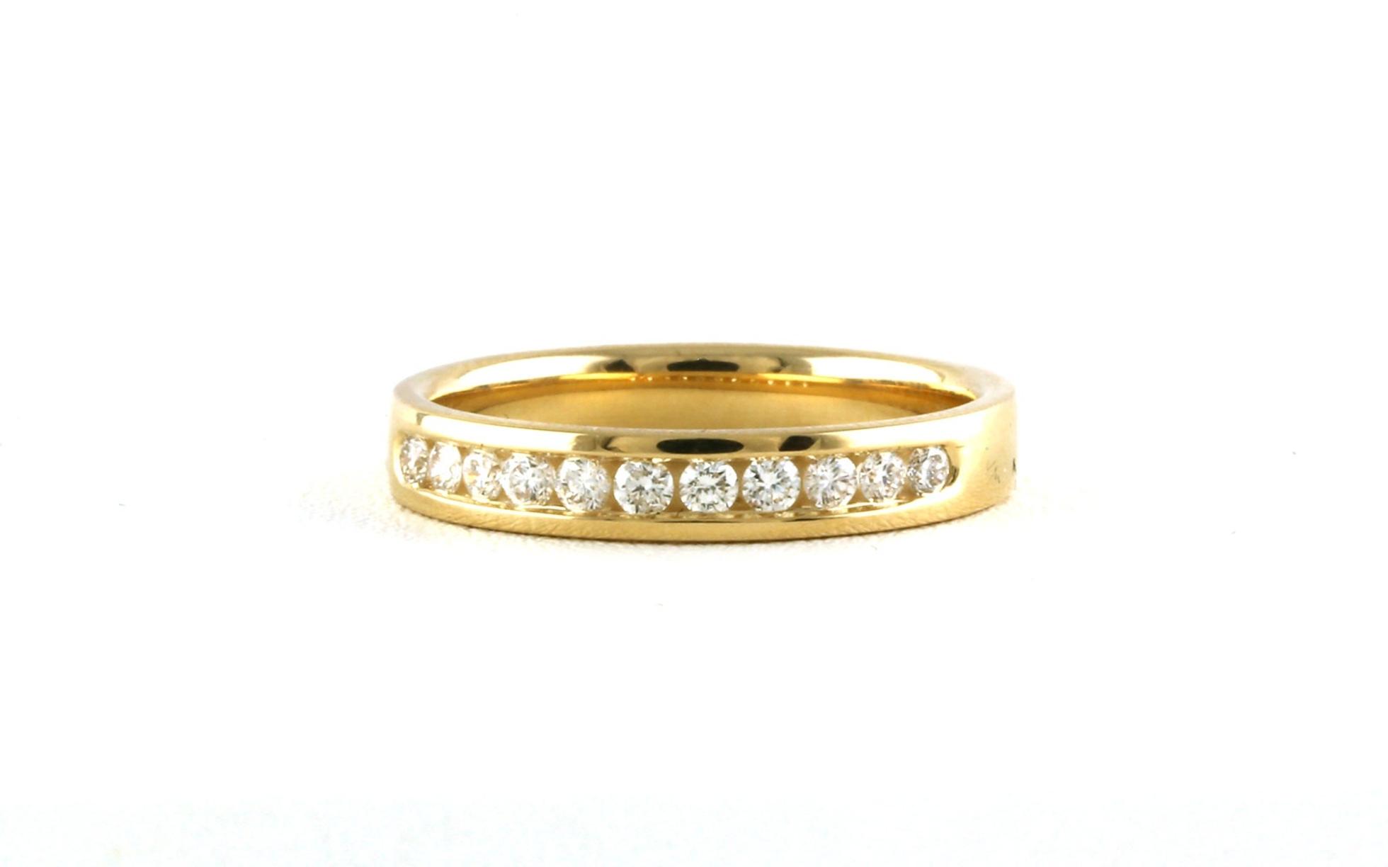 11-Stone Channel-Set Diamond Wedding Band in Yellow Gold (0.25cts TWT)
