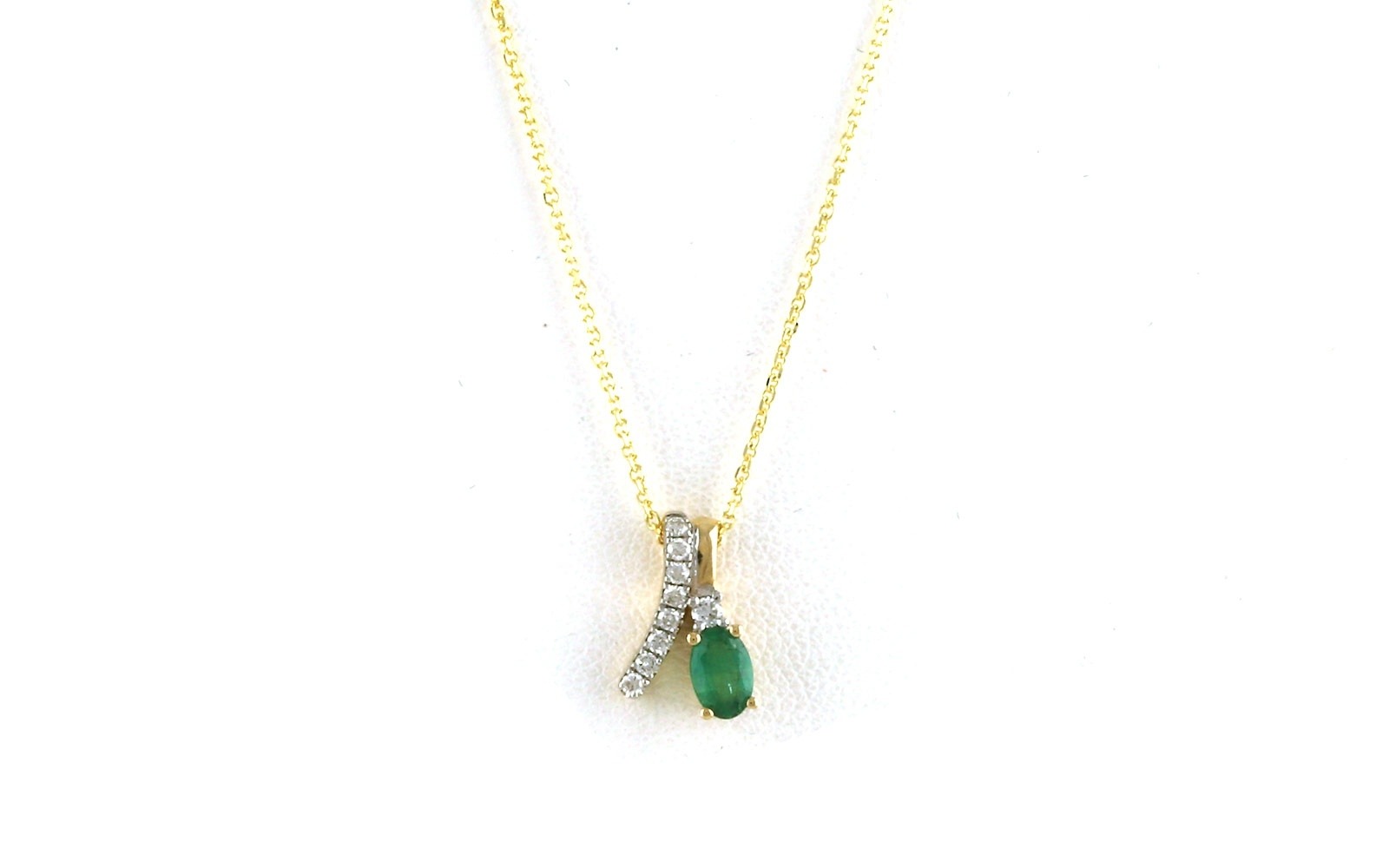 Ribbon Drop Emerald and Diamond Two Tone Necklace in Yellow and White Gold (0.26cts TWT)