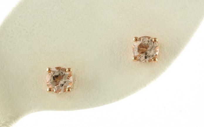 content/products/4-Prong Morganite Stud Earrings in Rose Gold (0.91cts TWT)