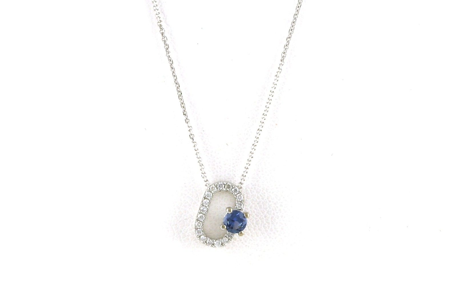 Montana Yogo Sapphire and Diamond Pave Oval Slide Necklace in White Gold (0.26cts TWT)