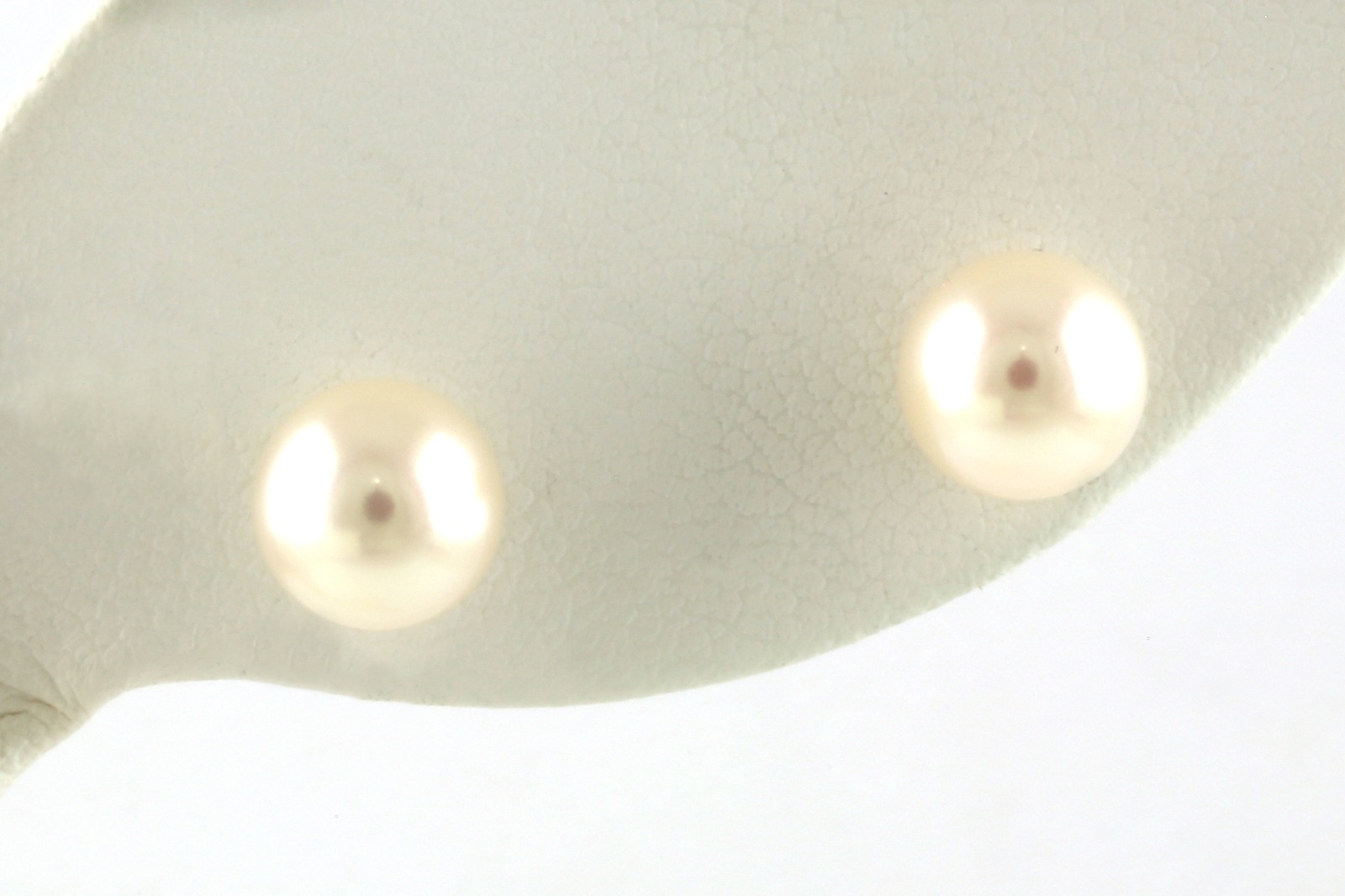 Fresh Water White Pearl Stud Earrings in Yellow Gold
