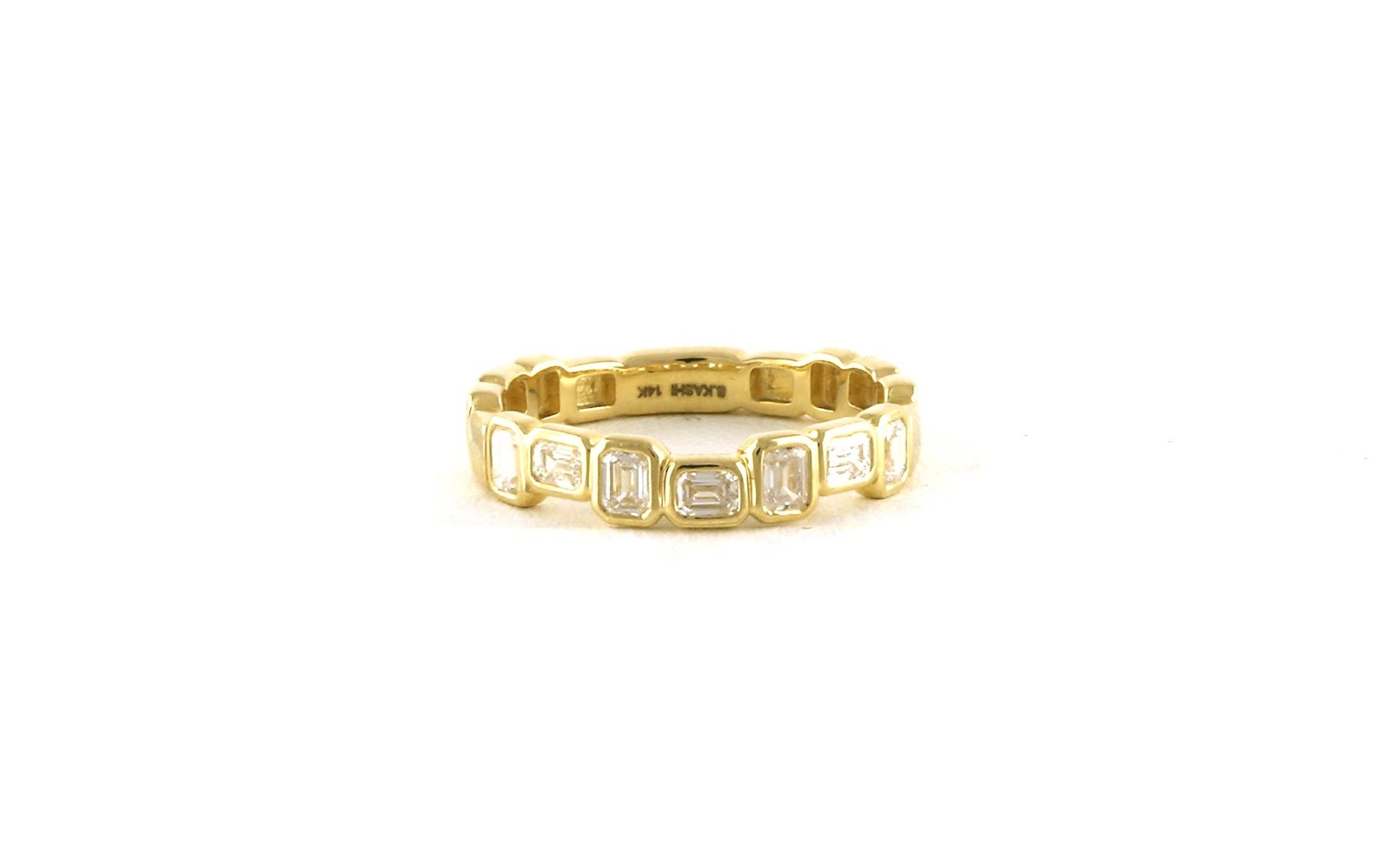 Diamond Geometric Bezel -Set Curved Band in Yellow Gold (0.64cts TWT)