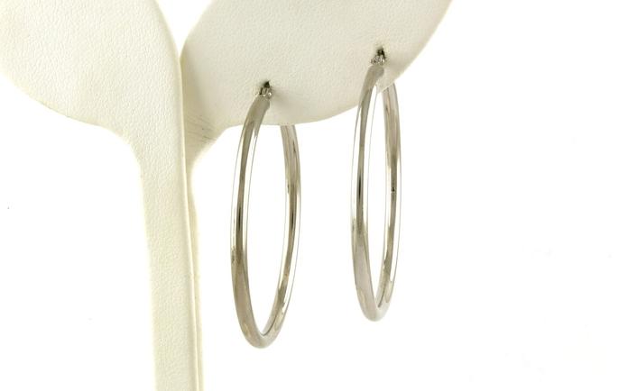 content/products/Round Hoop Earrings in Sterling Silver