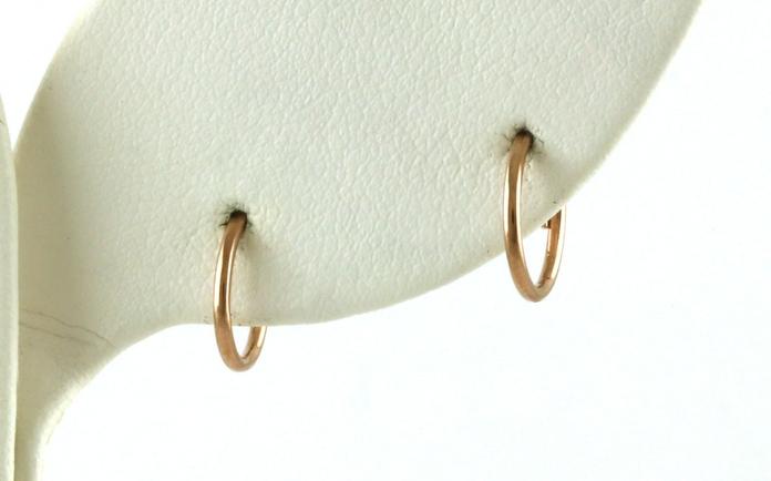 content/products/Endless Huggie Earrings in Rose Gold