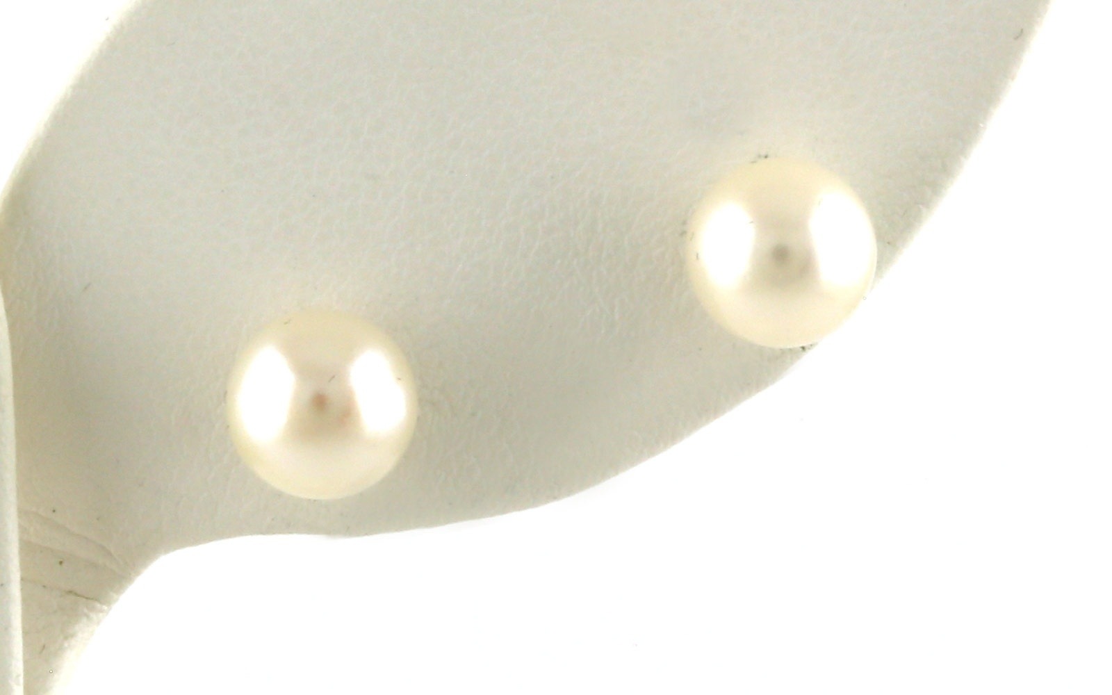 Fresh Water Pearl Stud Earrings in Sterling Silver (7.00-7.50mm)