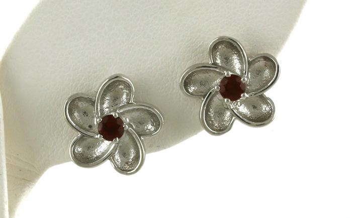 content/products/Montana Garnet Flower Stud Earrings in Sterling Silver (3.4mm)