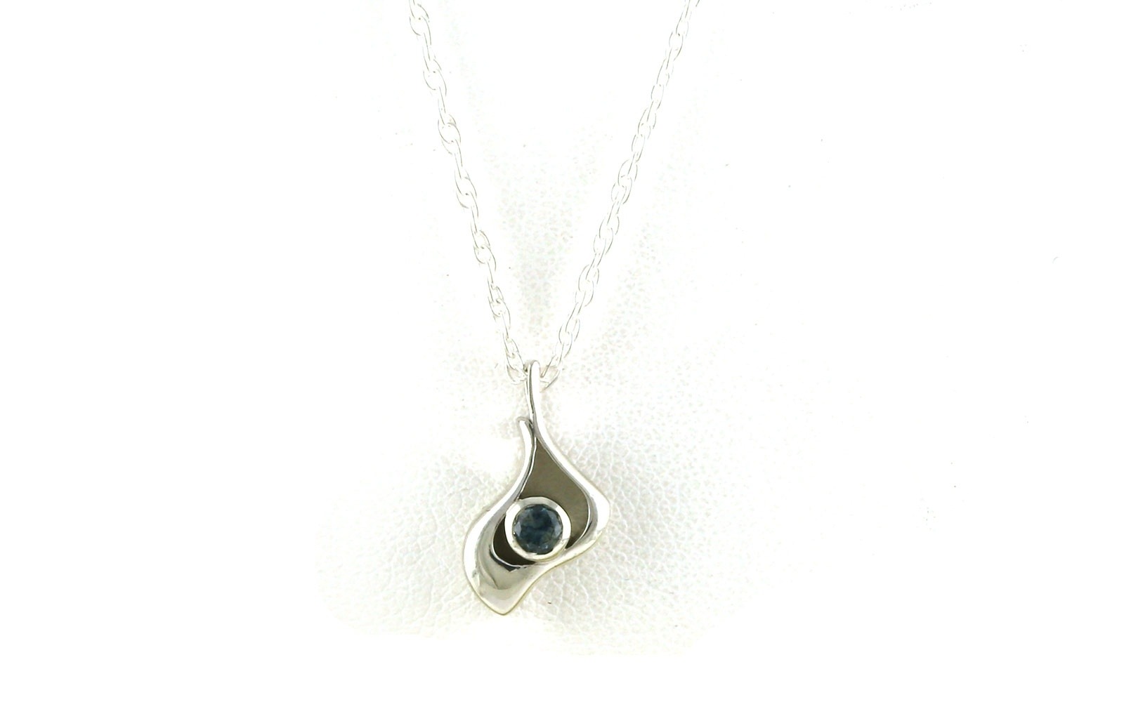Montana Sapphire Bezel-set Ribbon Drop Necklace in Sterling Silver (0.12ct)