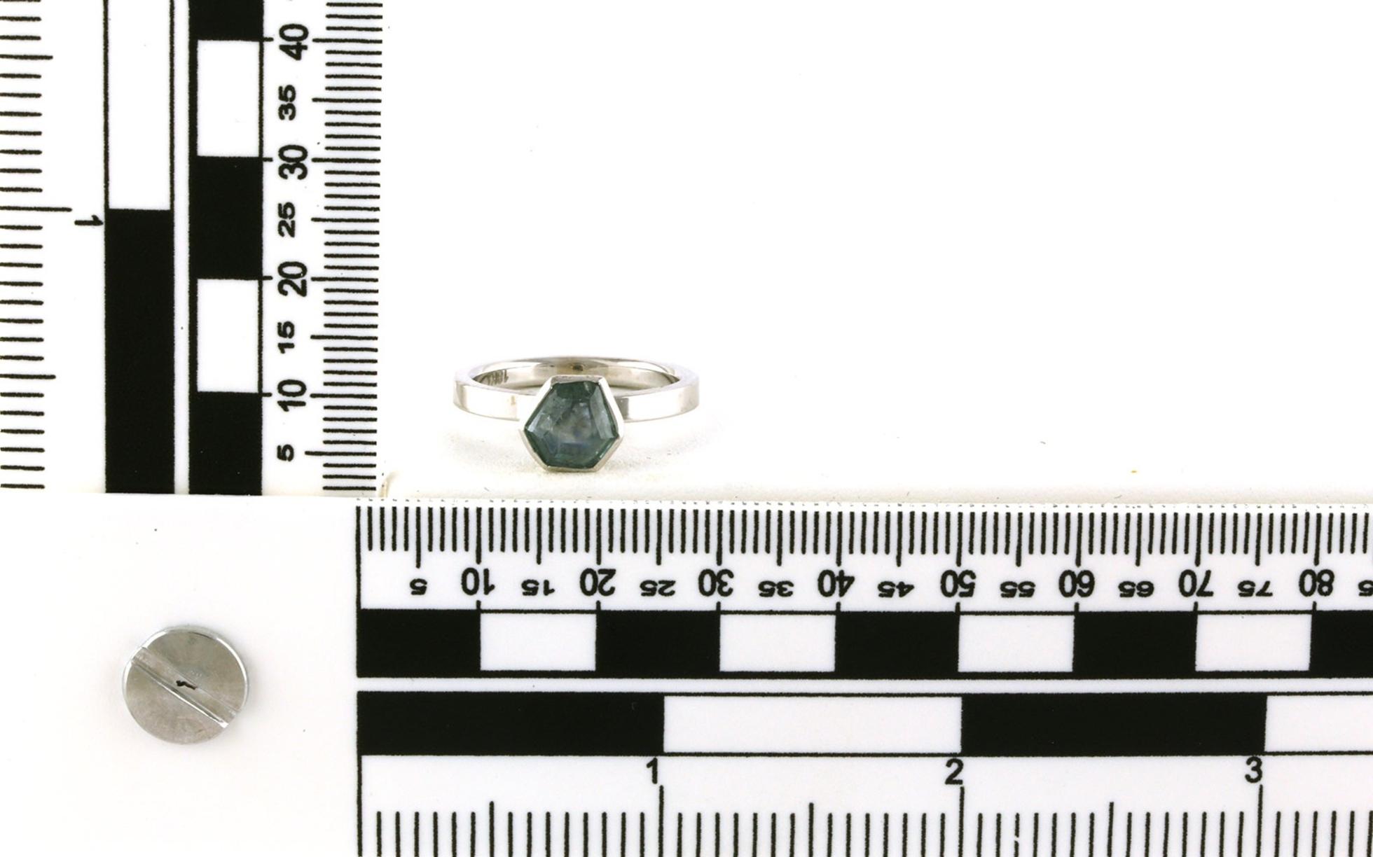 Rose-cut Montana Sapphire Bezel-set Ring in White Gold (1.91ct) scale