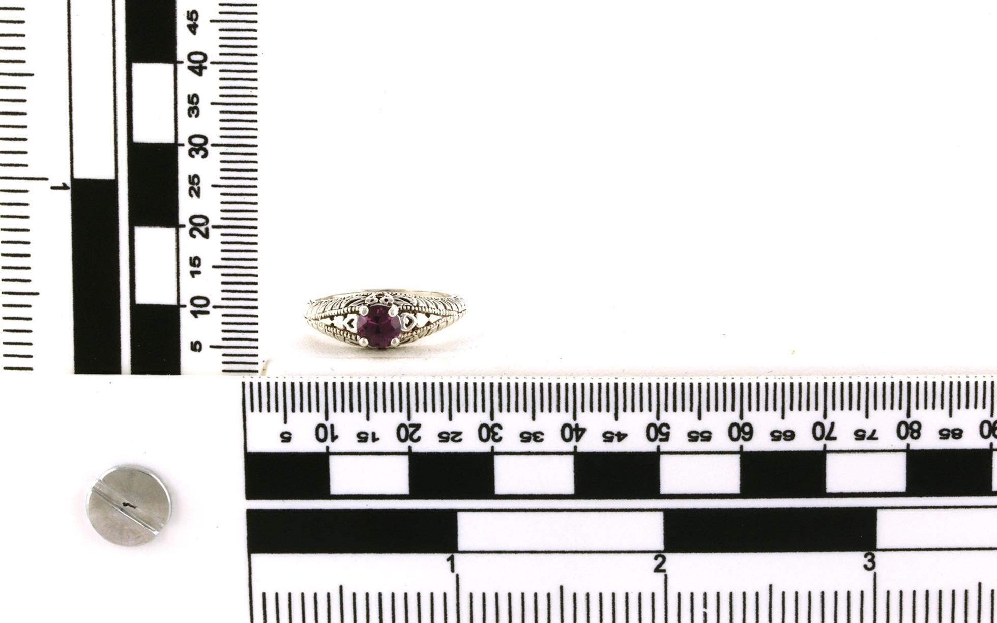 Estate Piece: Garnet 4-Prong Filigree Ring in Sterling Silver scale