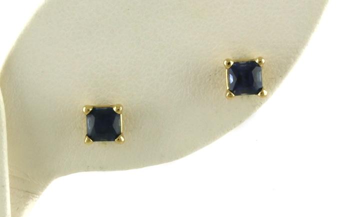 content/products/Montana Sapphire 4-Prong Stud Earrings in Yellow Gold (1.01cts TWT)