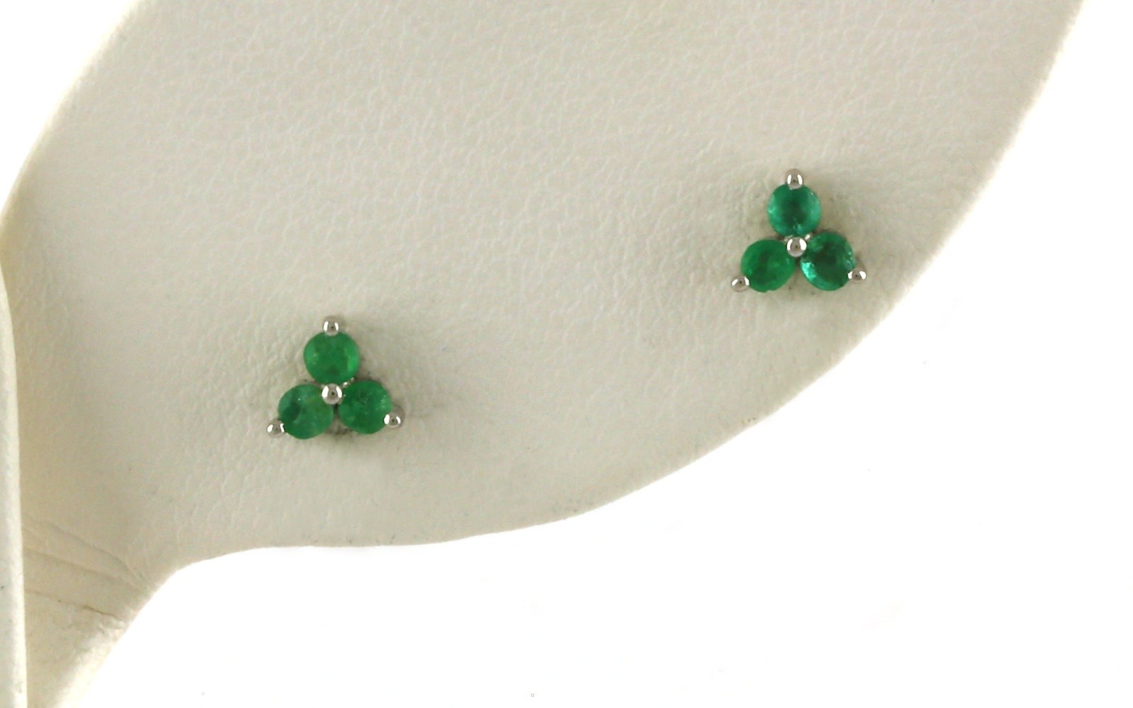 Emerald Cluster Stud Earrings in White Gold (0.23cts TWT)