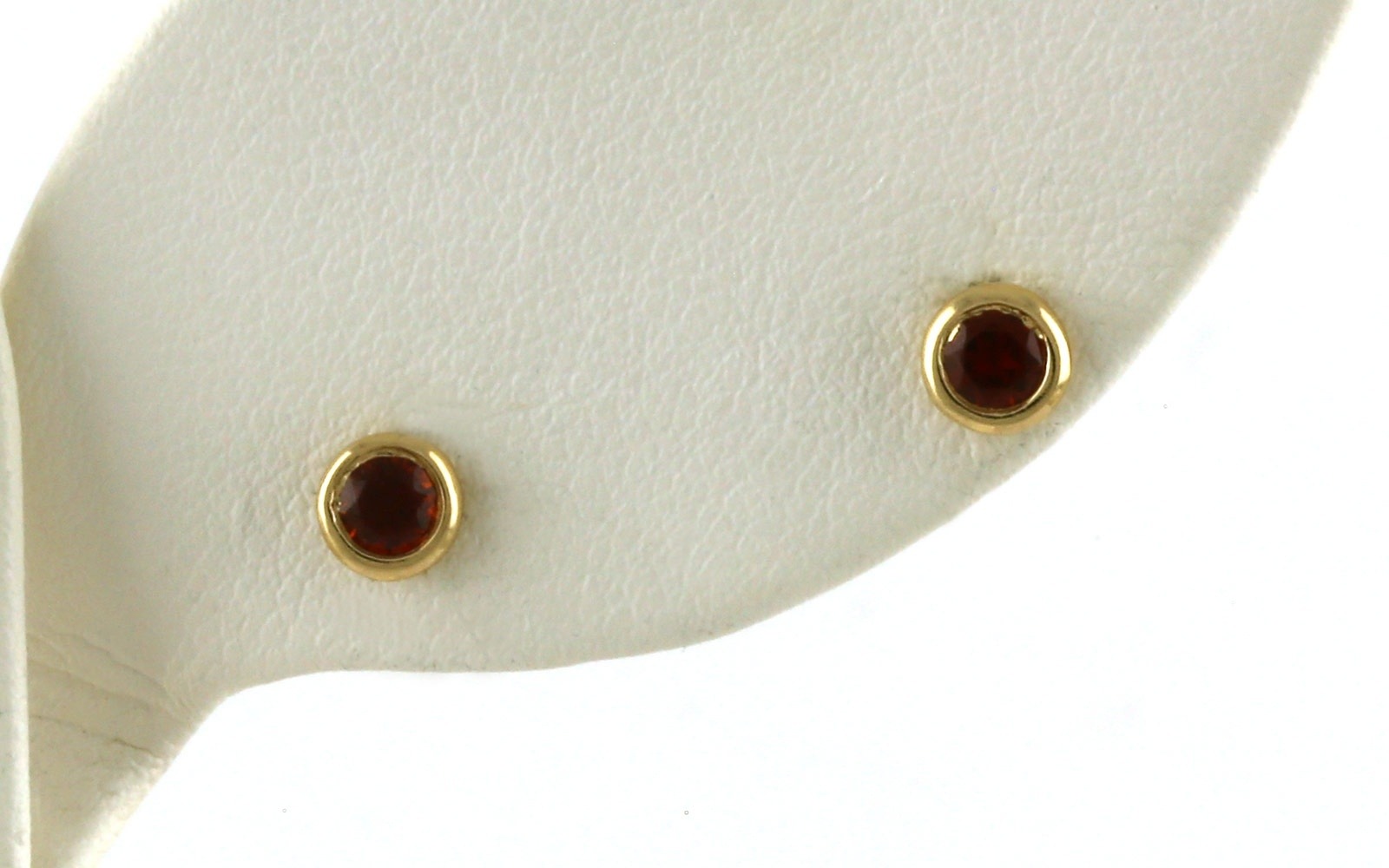 Garnet Bezel-set Stud Earrings in Yellow Gold (0.29cts TWT)