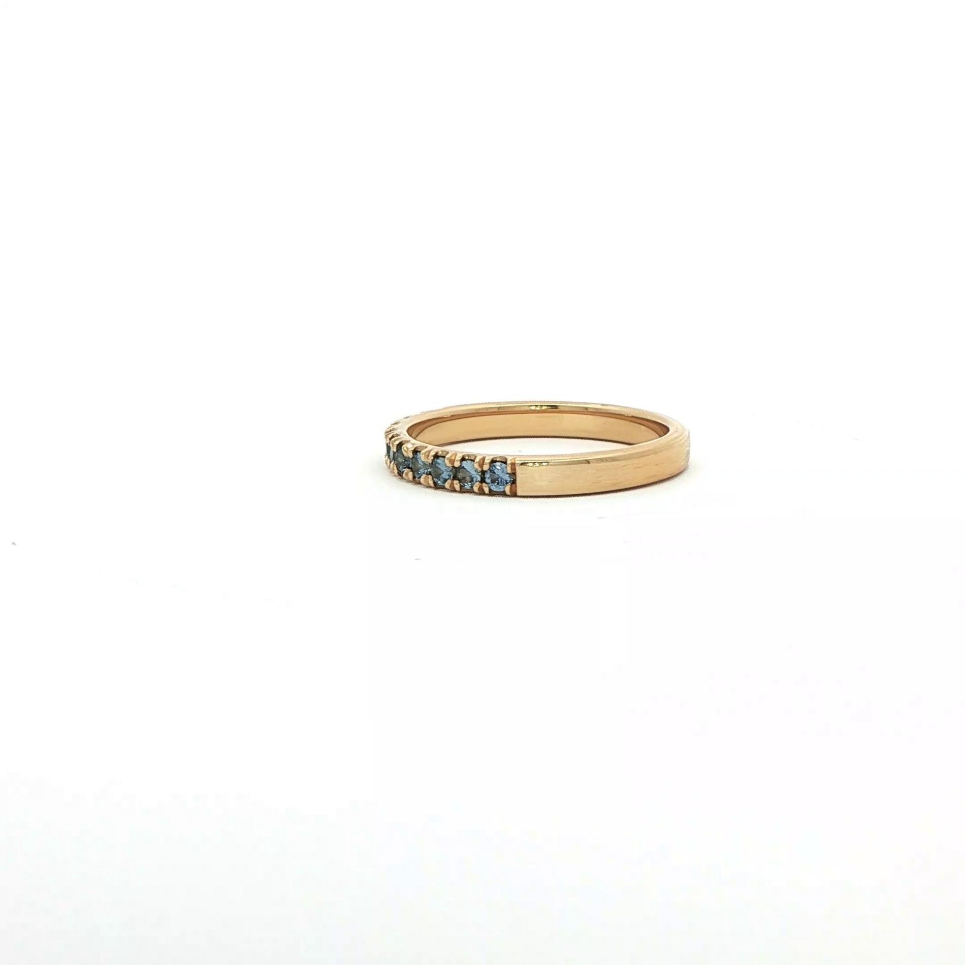 Montana Yogo Sapphire 11-Stone U-Cup Band in Yellow Gold (0.30cts TWT) side