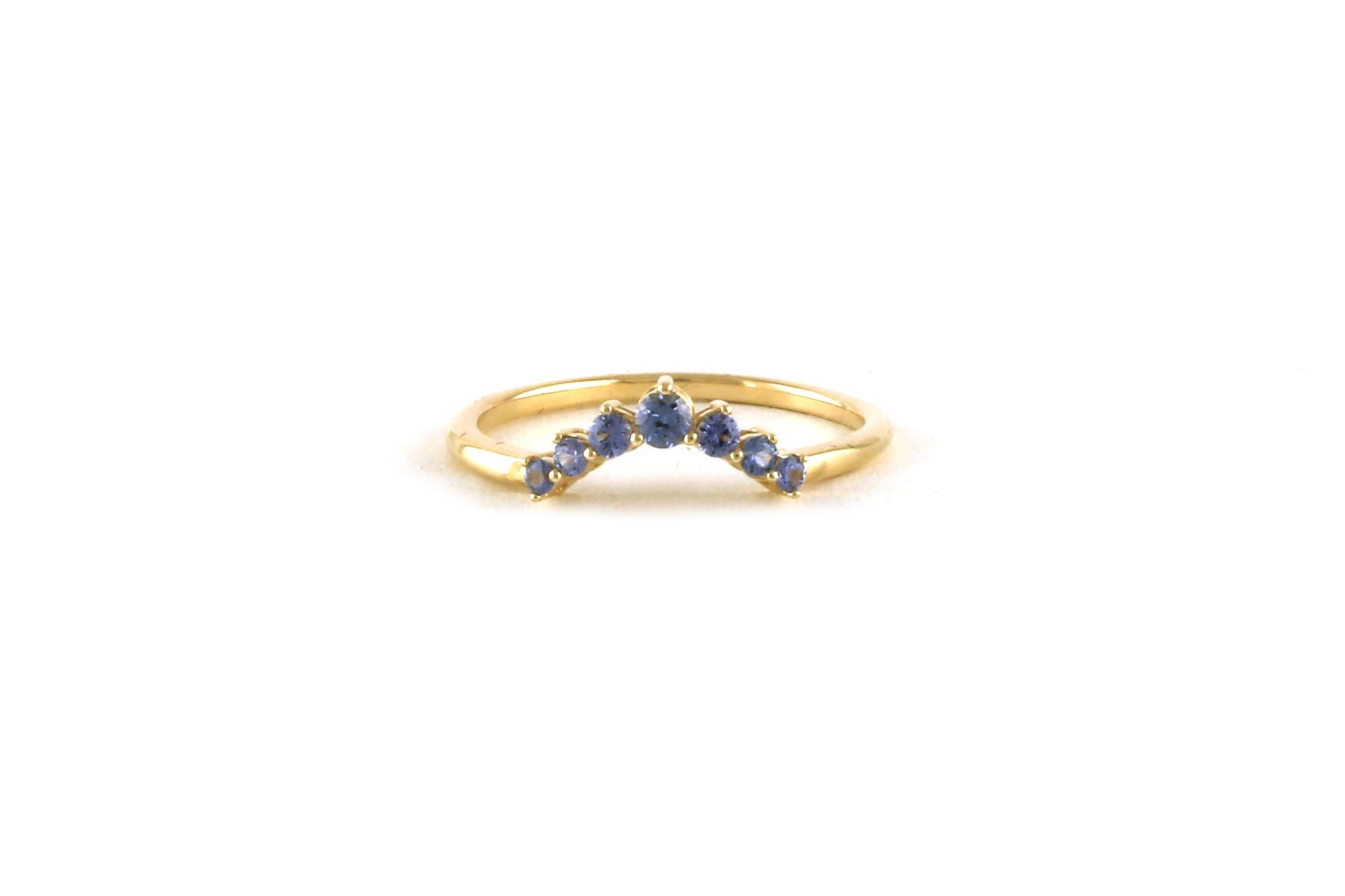 Curved Half Starburst Montana Yogo Sapphire Ring in Yellow Gold (0.25cts TWT)