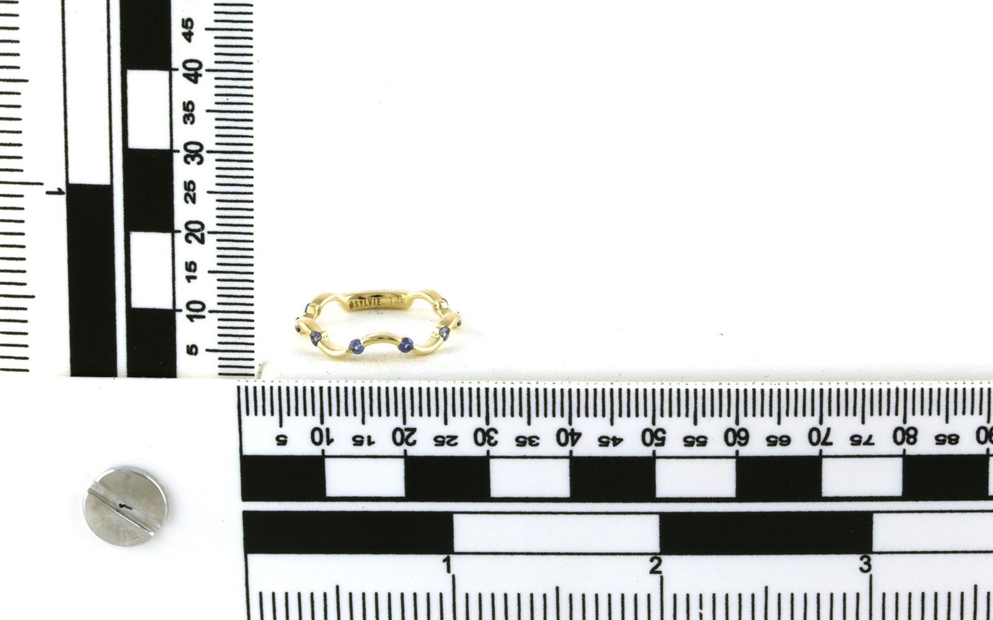 8-Stone Wavy Montana Yogo Sapphire Ring in Yellow Gold (0.24cts TWT) scale