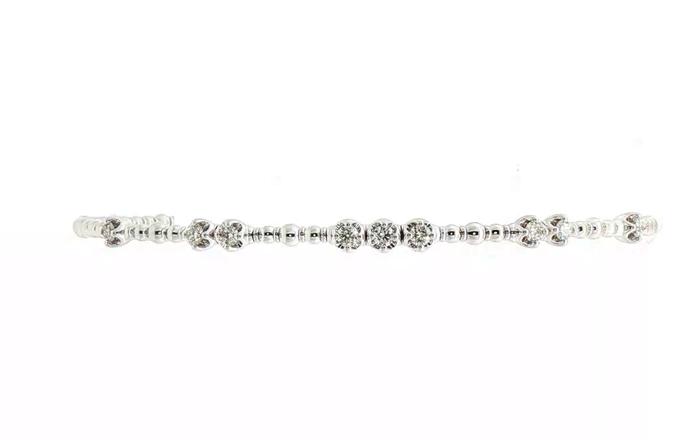 content/products/Cluster Station Flexi-Cuff Diamond Bracelet in White Gold (0.31cts TWT)