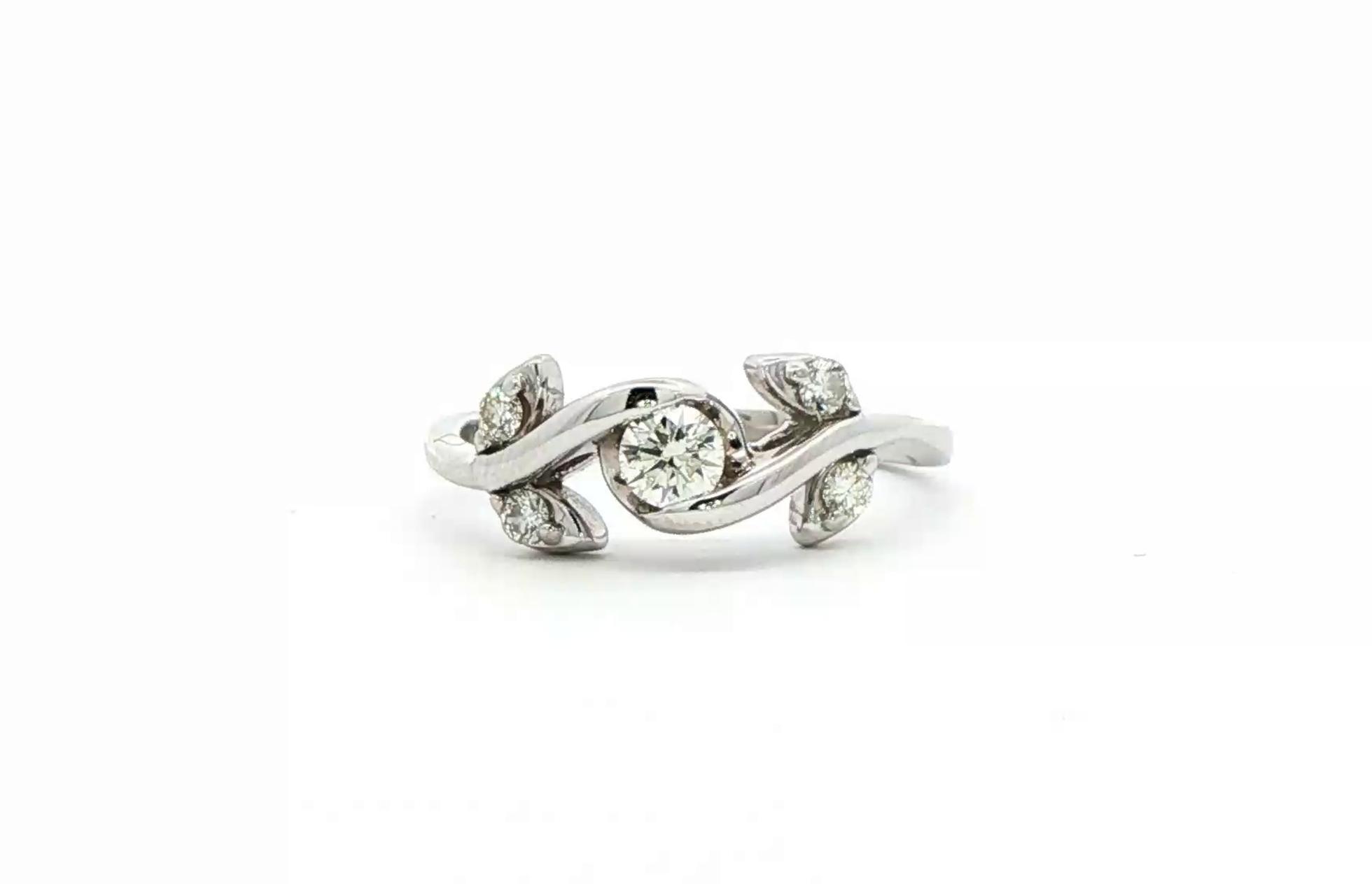 Estate Piece: Flower Petal Diamond Ring in White Gold (0.33cts TWT)