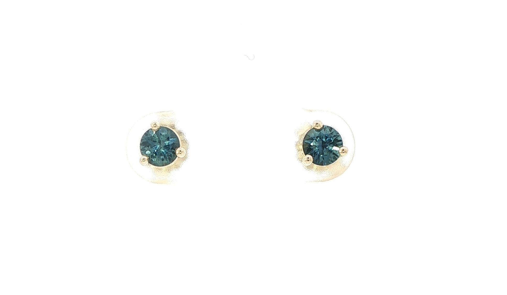 3-Prong Basket-Set Montana Sapphire Stud Earrings in Yellow Gold (0.72cts TWT)