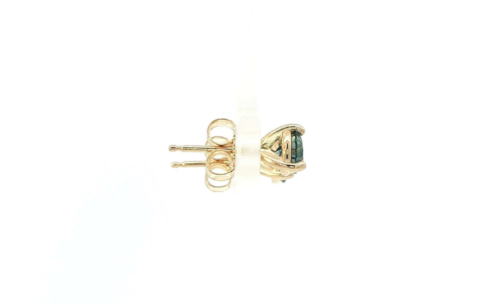 3-Prong Basket-Set Montana Sapphire Stud Earrings in Yellow Gold (1.01cts TWT) side