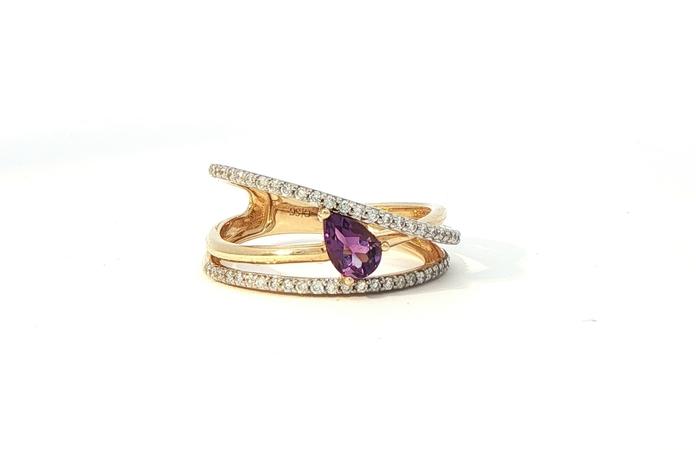 content/products/Wide Overlap Amethyst and Diamond Ring in Yellow Gold (0.66cts TWT)