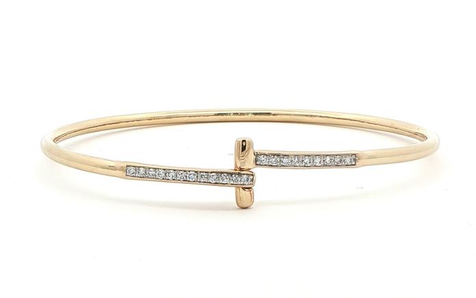 content/products/Overlap Style Diamond Pave Bangle Bracelet in Yellow Gold (0.25cts TWT)