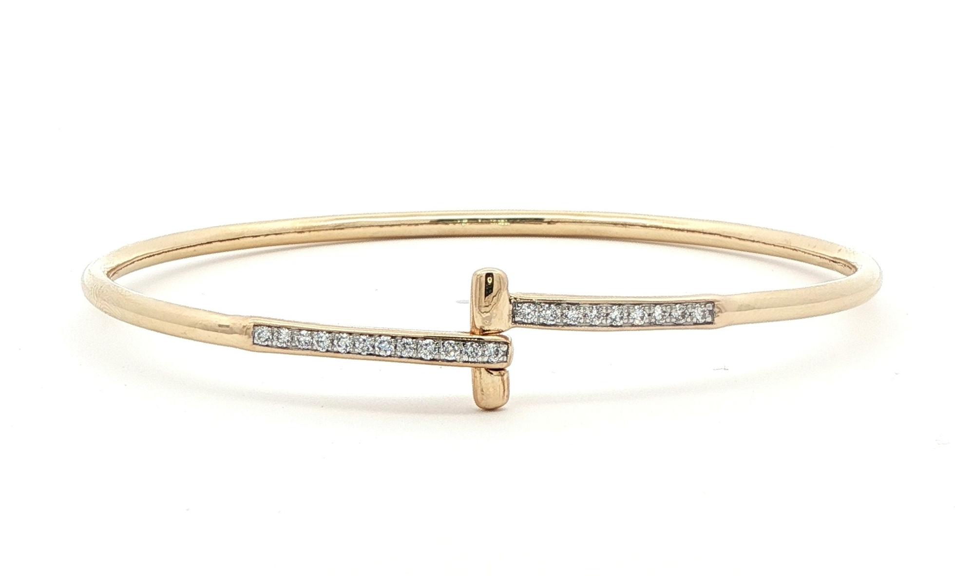Overlap Style Diamond Pave Bangle Bracelet in Yellow Gold (0.25cts TWT)