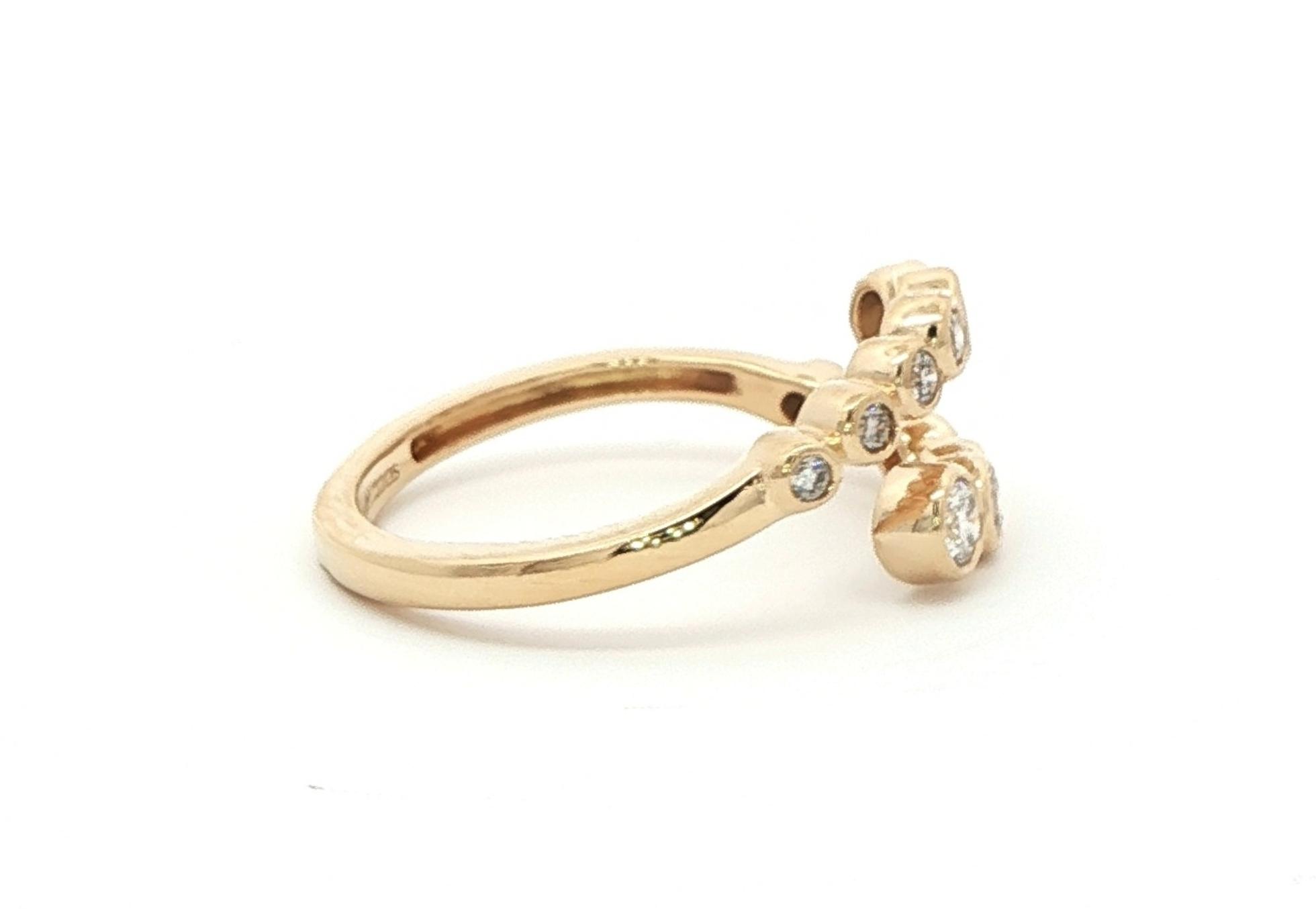 Bypass Style 12-Stone Bezel-Set Diamond Ring in Yellow Gold (0.38cts TWT) side