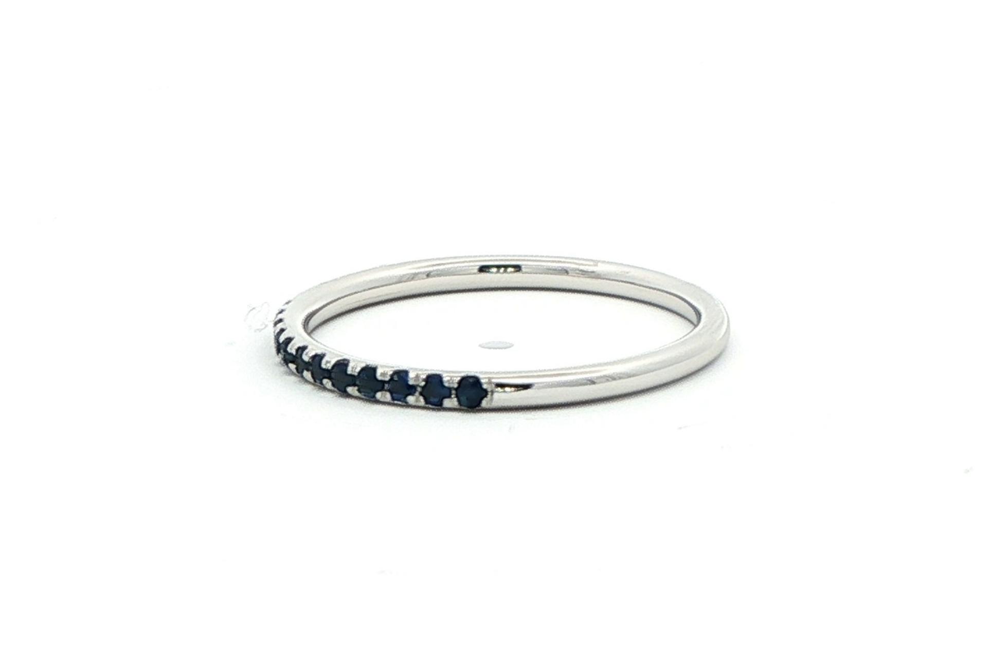 17-Stone Prong-Set Sapphire Ring in White Gold (0.25cts TWT) side