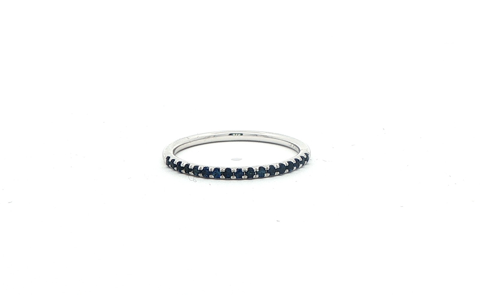 17-Stone Prong-Set Sapphire Ring in White Gold (0.25cts TWT)