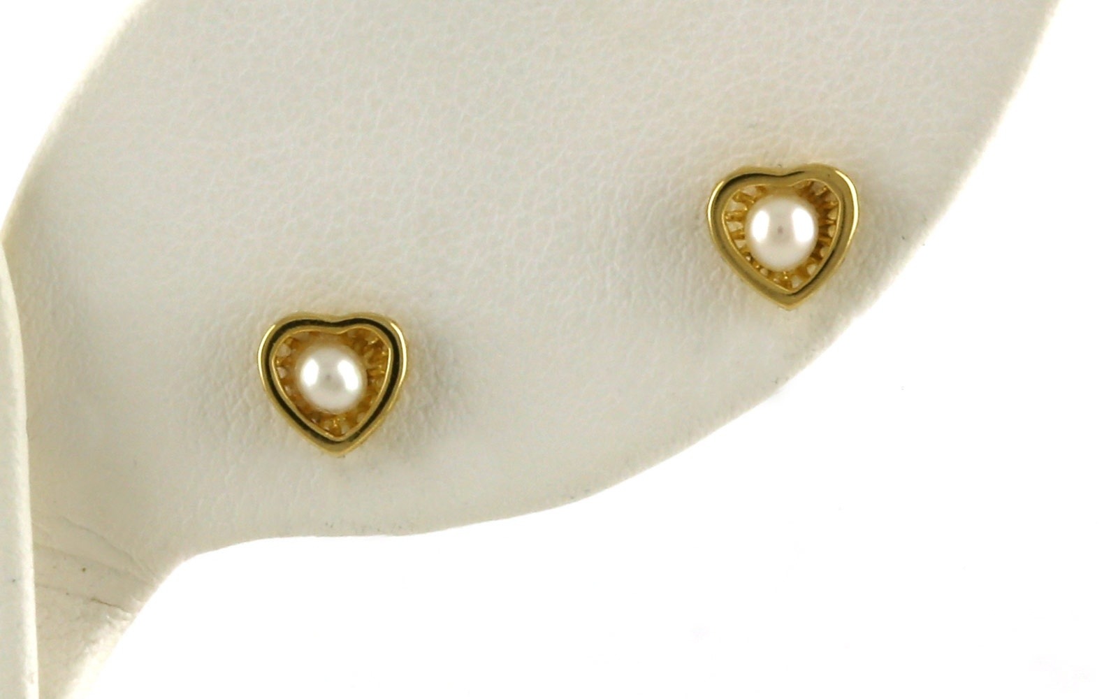 Pearl Heart Stud Earrings in Yellow Gold