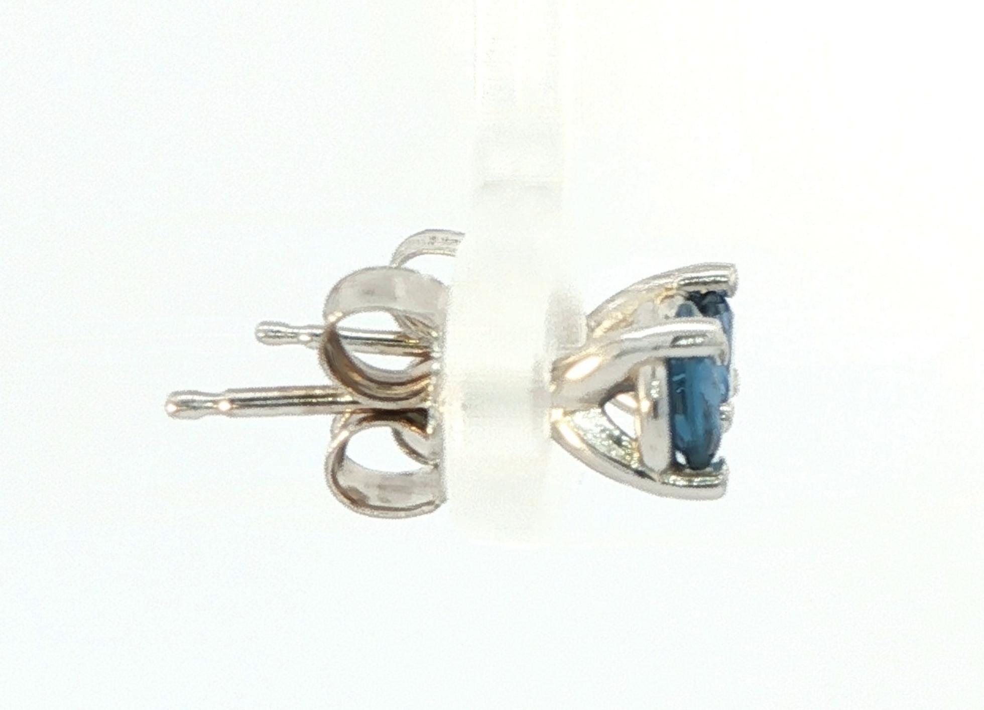 3-Prong Montana Yogo Sapphire Stud Earrings in White Gold (0.87cts TWT) side