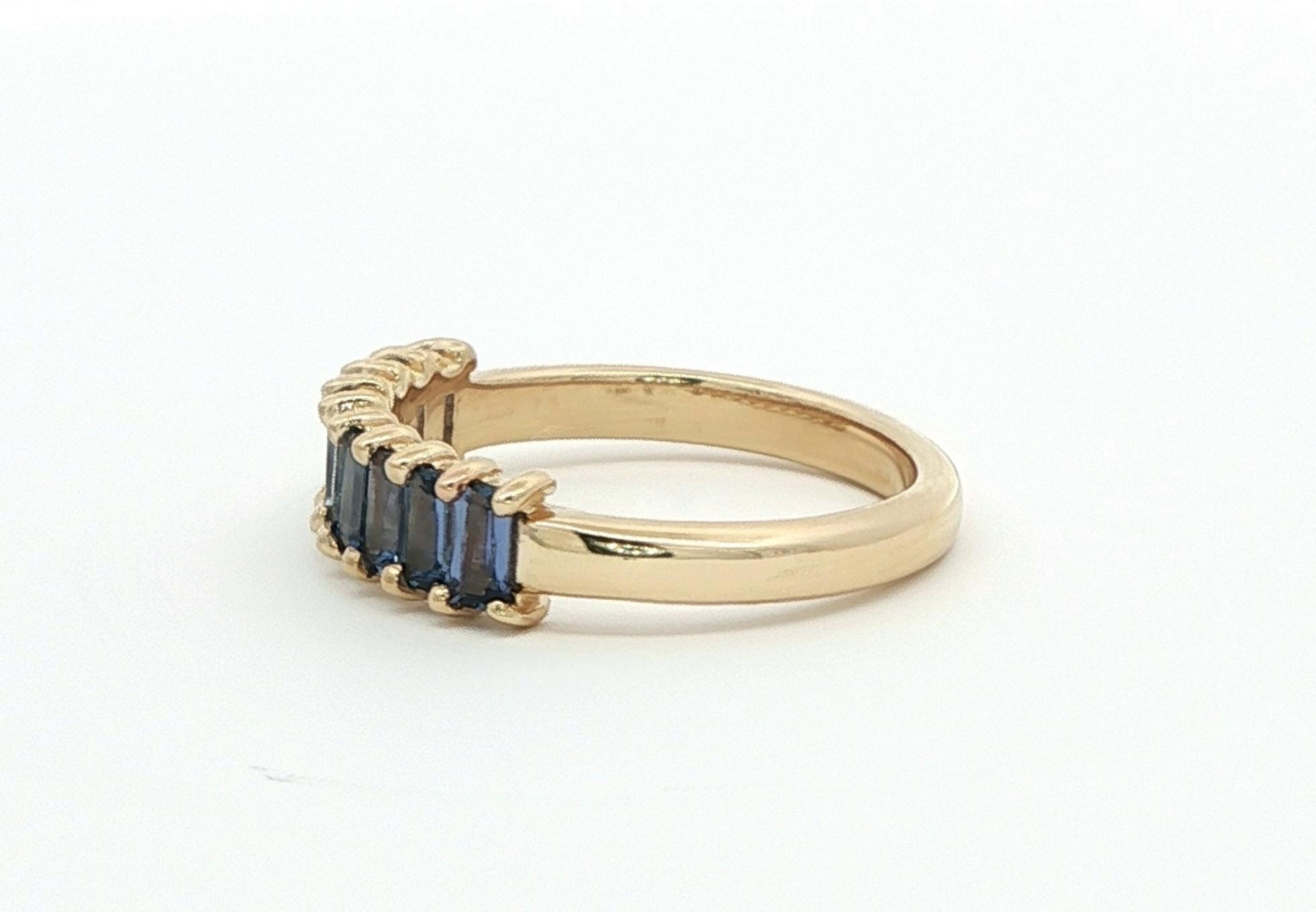 9-Stone Shared-Prong Montana Sapphire Ring in Yellow Gold (1.06cts TWT) side