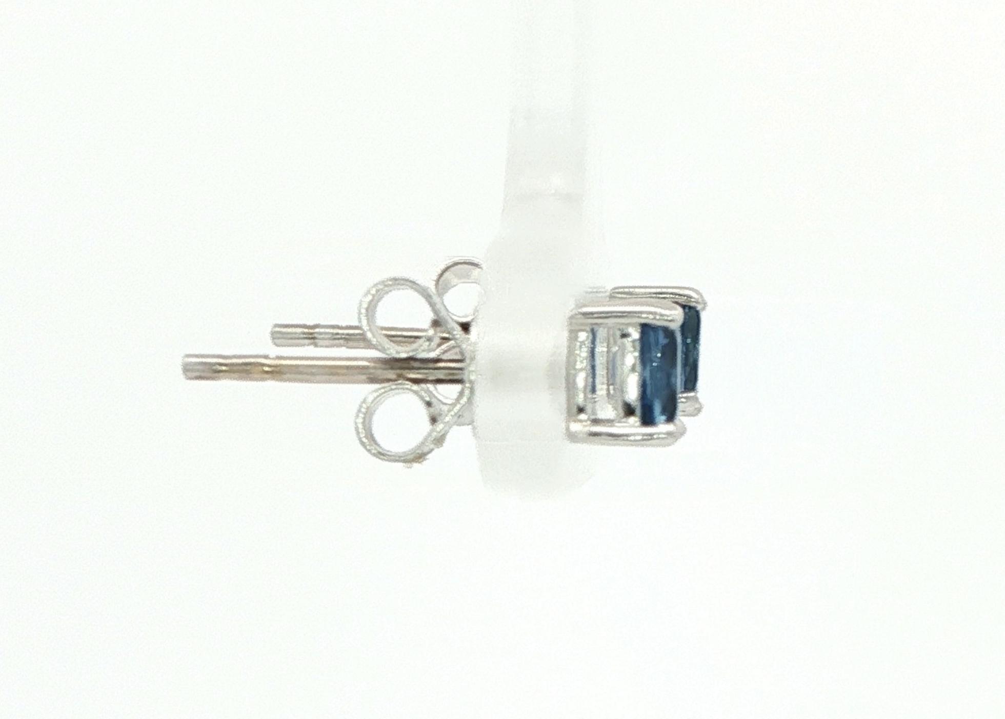4-Prong Montana Yogo Sapphire Stud Earrings in White Gold (0.46cts TWT) side