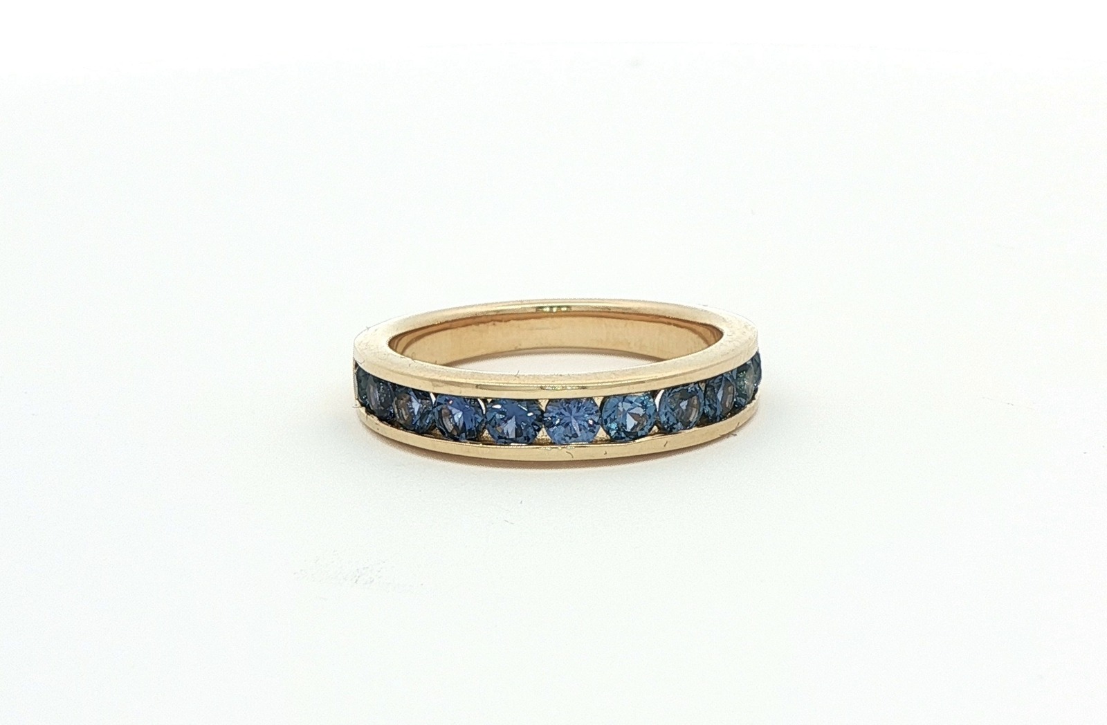 11-Stone Channel-Set Montana Yogo Sapphire Ring in Yellow Gold (1.10cts TWT)