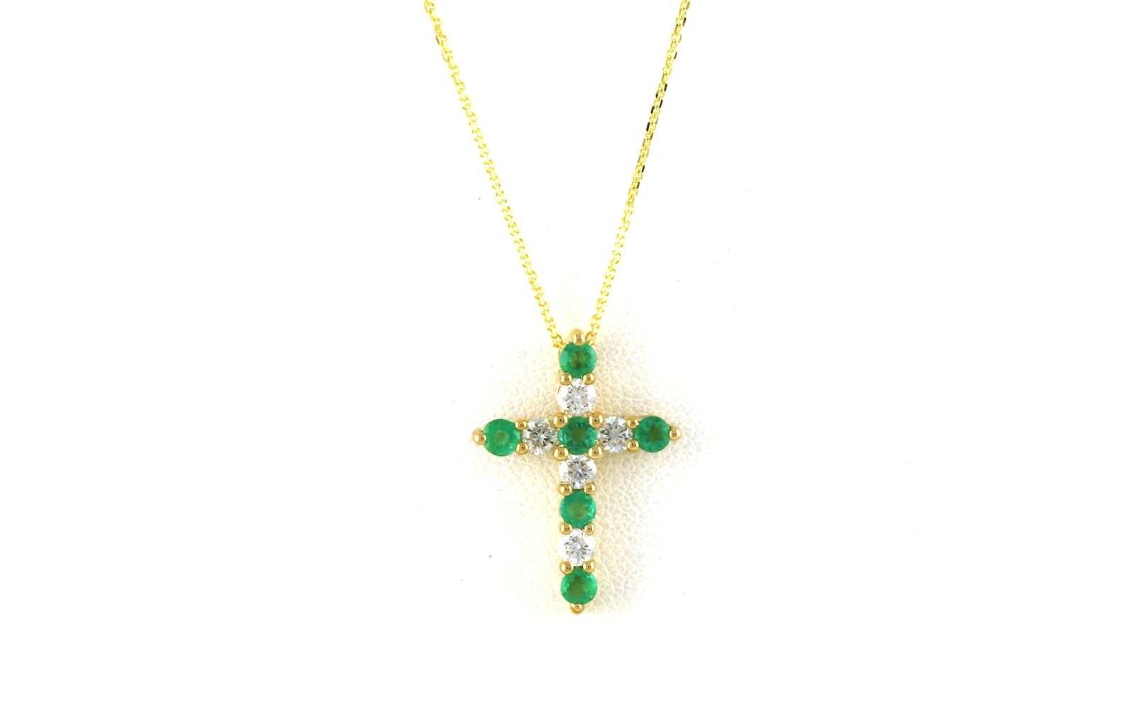 Alternating Emerald and Diamond Prong-Set Cross Necklace in Yellow Gold (0.81cts TWT)