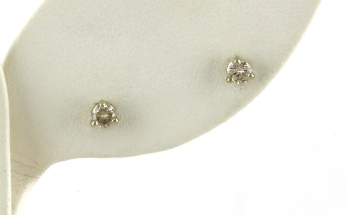 content/products/3-Prong Diamond Stud Earrings in White Gold (0.21cts TWT)
