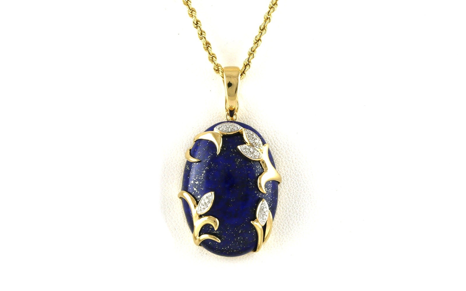Estate Piece: Floral Design Lapis and Diamond Necklace in Yellow Gold (0.10cts TWT)