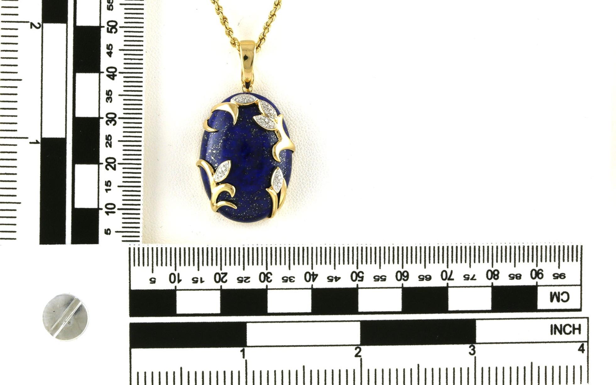 Estate Piece: Floral Design Lapis and Diamond Necklace in Yellow Gold (0.10cts TWT)