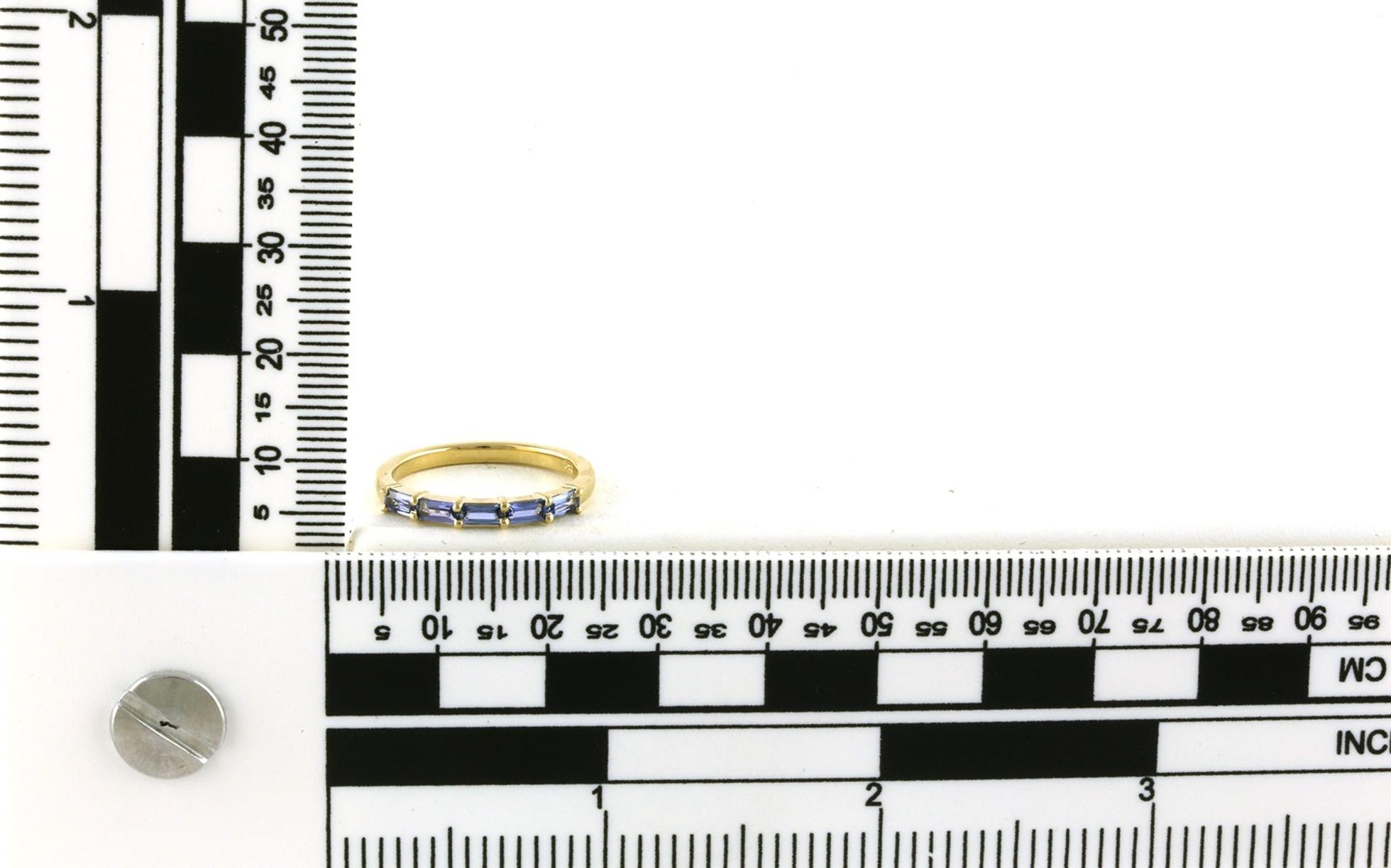 5-Stone Share-Prong Montana Yogo Sapphire Ring in Yellow Gold (0.61cts TWT) scale