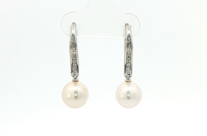 content/products/Estate Piece: Salviani Pearl and Diamond Leverback Earrings in White Gold (0.10cts TWT)