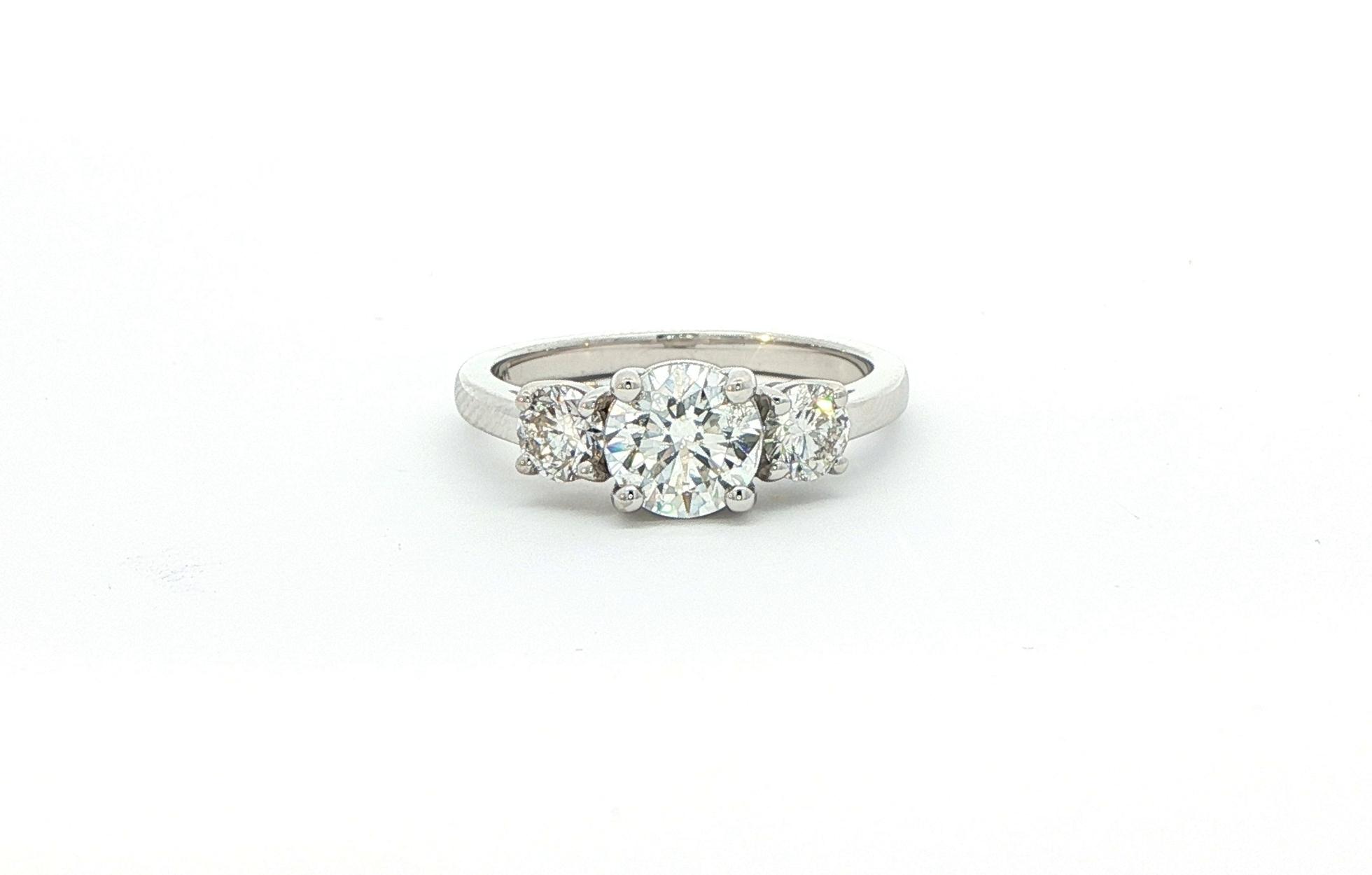 4-Prong 3-Stone Diamond Engagement Ring in White Gold (1.53cts TWT)